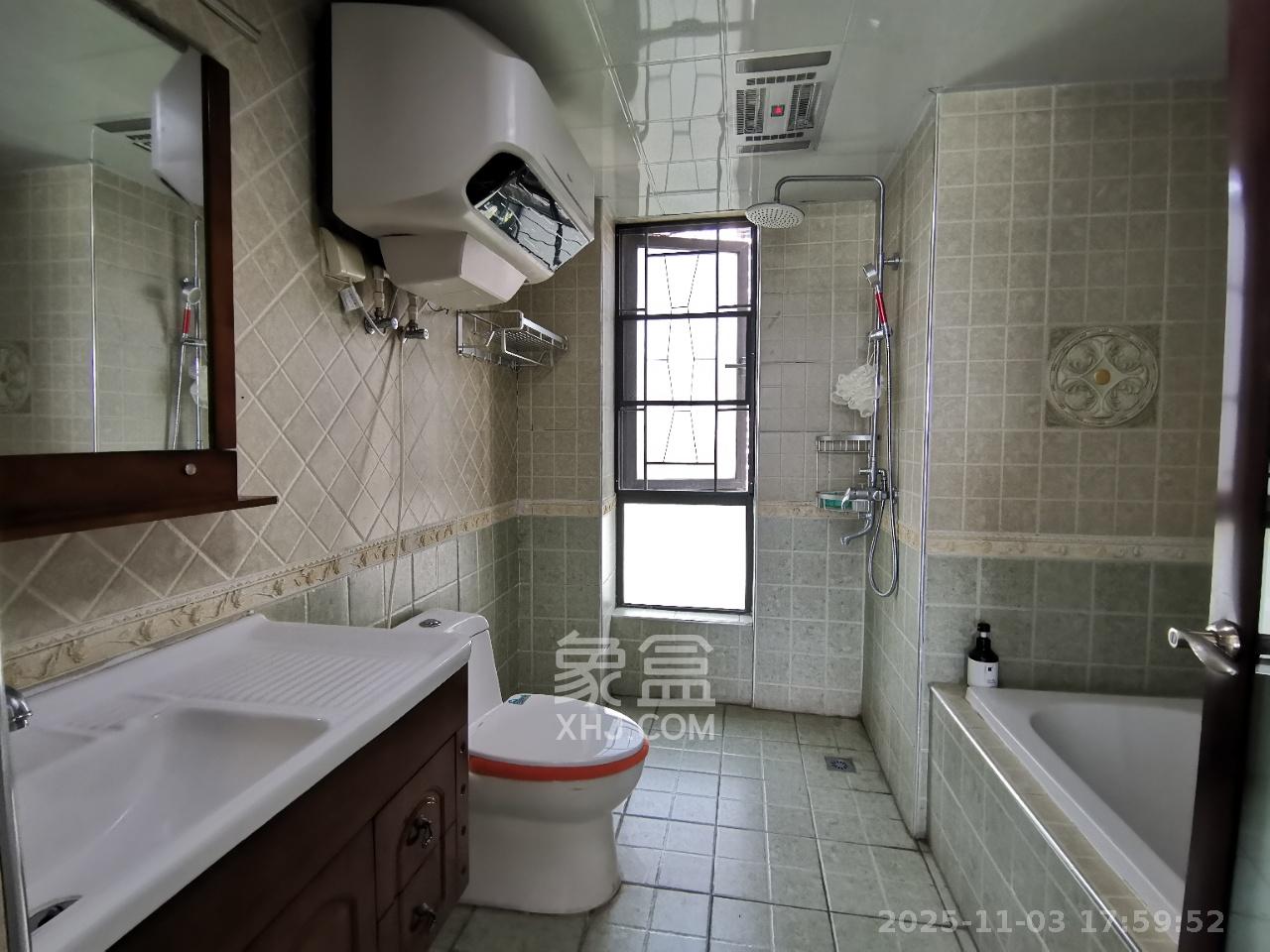 达美D6区 4室2厅2卫 3300.0元/月 达美D6区 4室2厅2卫 3300.0元/月室内图