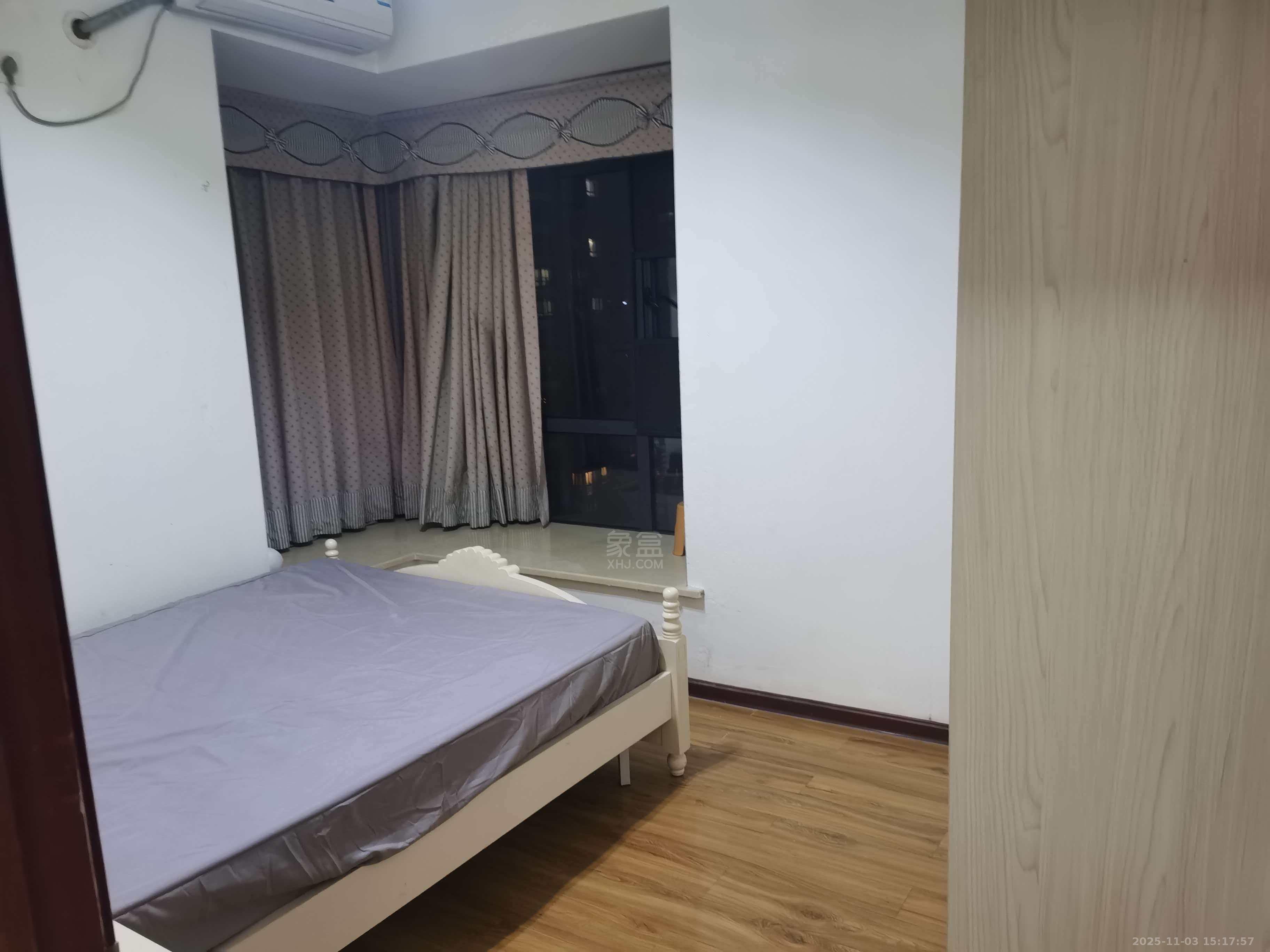 华晨御园  1室1厅1卫    1300.0元/月室内图