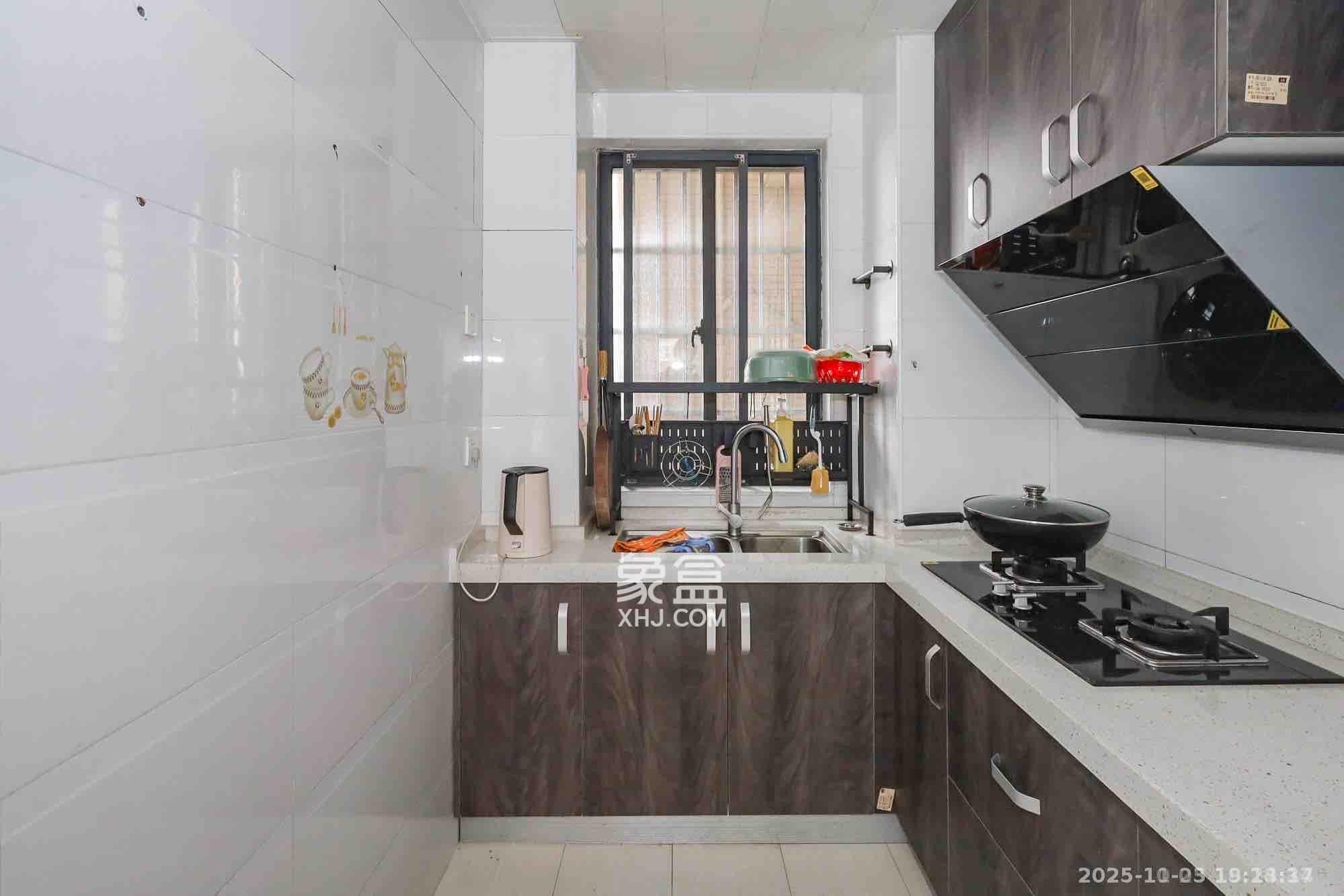 钰龙天下一期  3室2厅2卫    3500.0元/月室内图