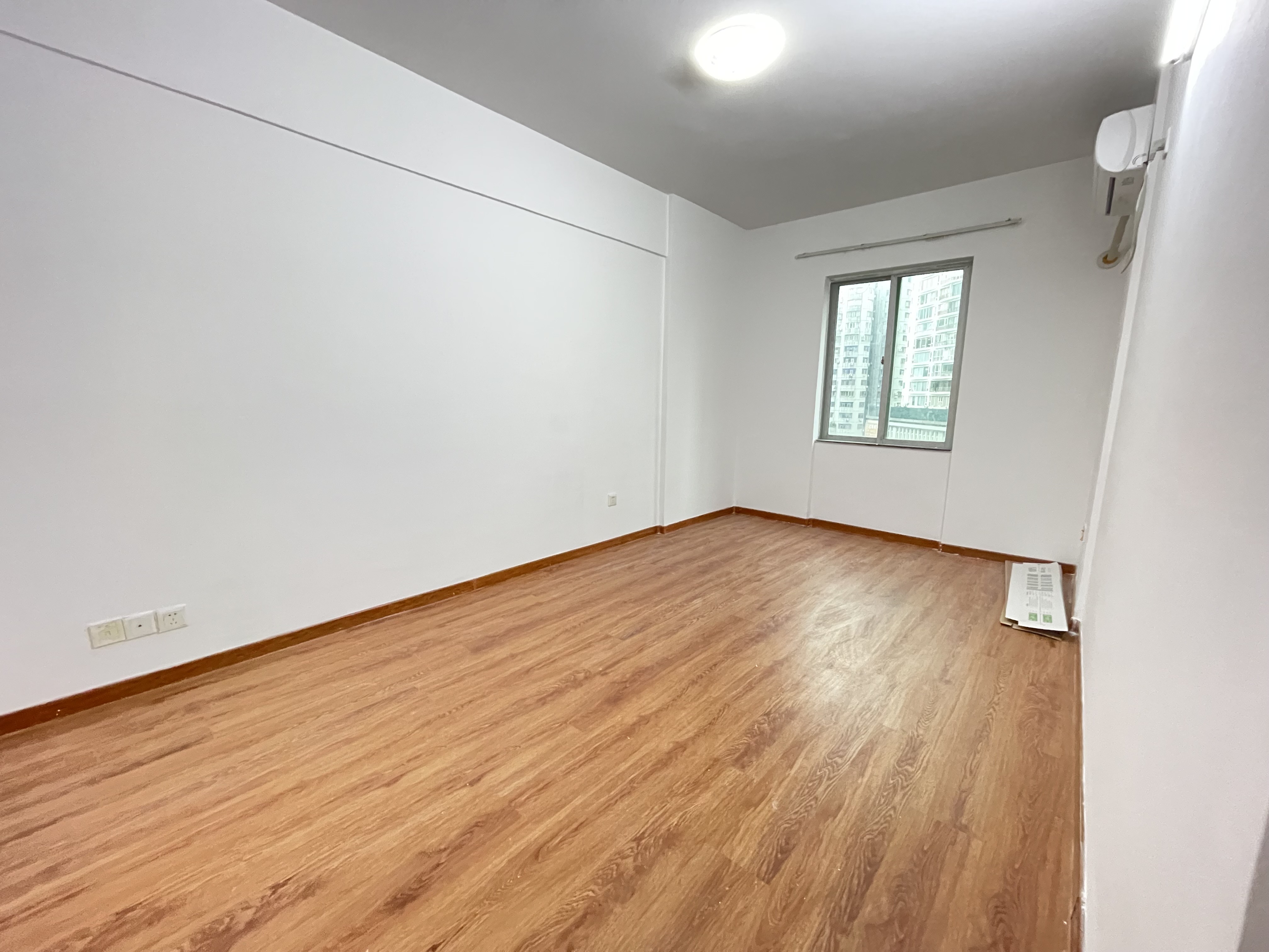 富豪大厦(富豪花园) 2室2厅1卫 78.0万 富豪大厦(富豪花园) 2室2厅1卫 78.0万客厅