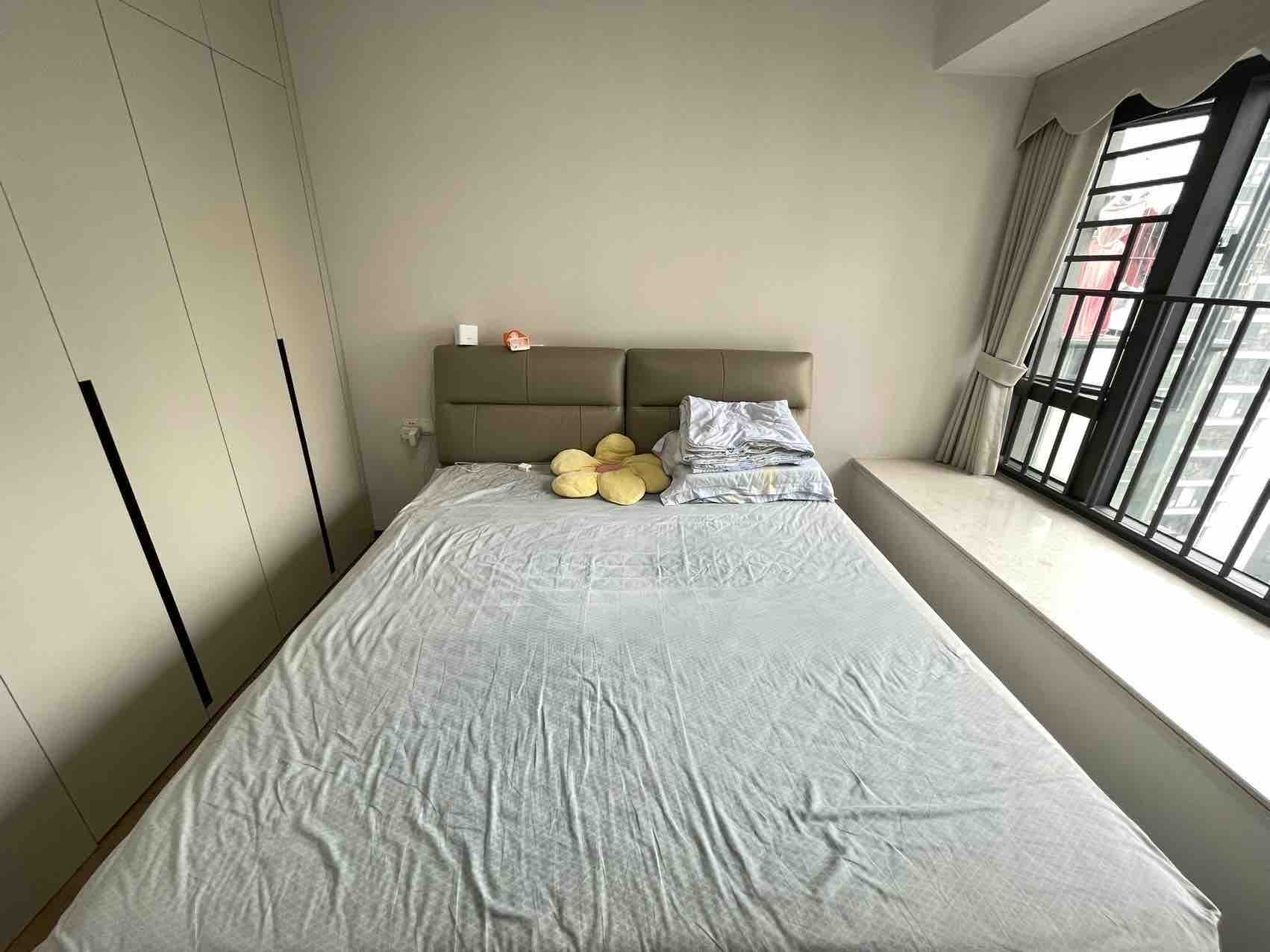 中海汇德里 1室0厅0卫 330.0万 中海汇德里 1室0厅0卫 330.0万客厅