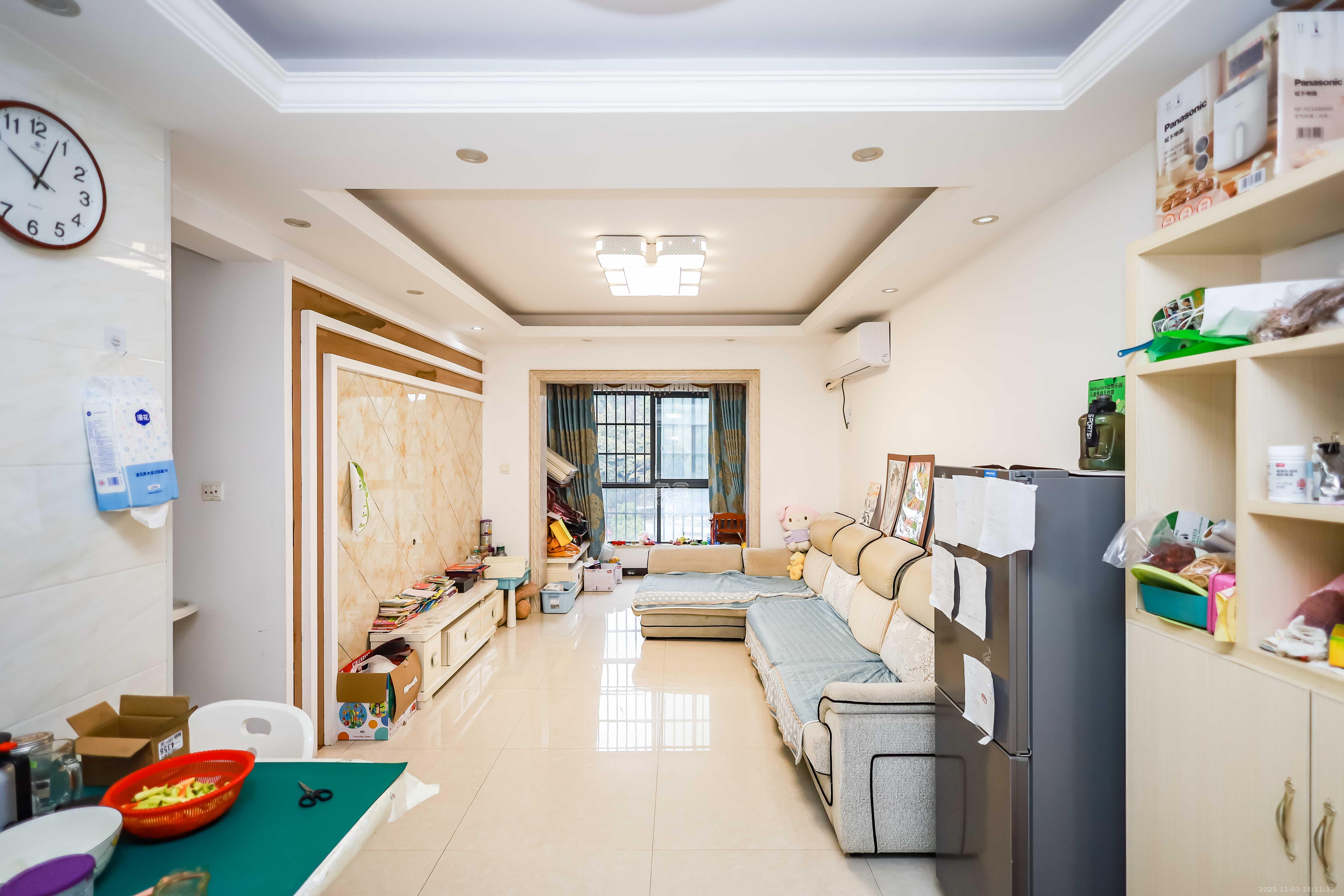 天麓尚层  1室2厅1卫    68.0万 天麓尚层  1室2厅1卫    68.0万客厅