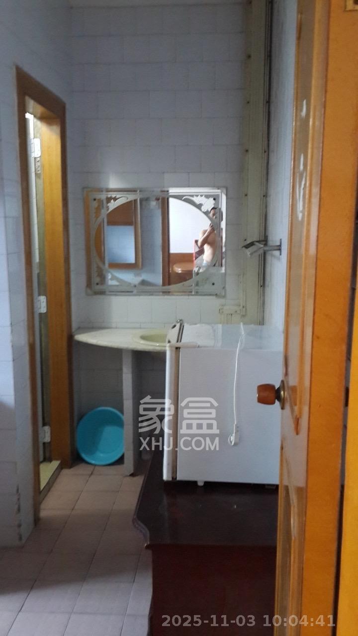 中建五局信和苑四区  2室2厅2卫    1300.0元/月室内图