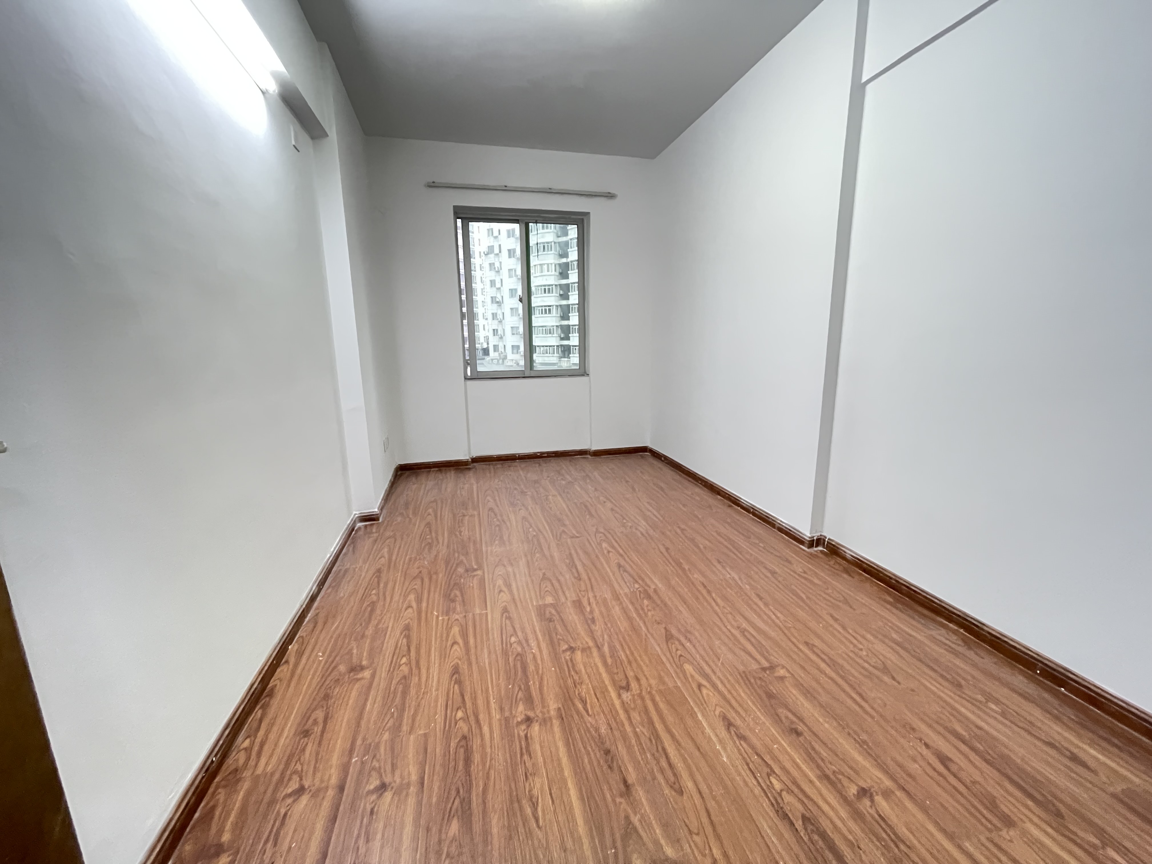 富豪大厦(富豪花园) 2室2厅1卫 78.0万 富豪大厦(富豪花园) 2室2厅1卫 78.0万客厅