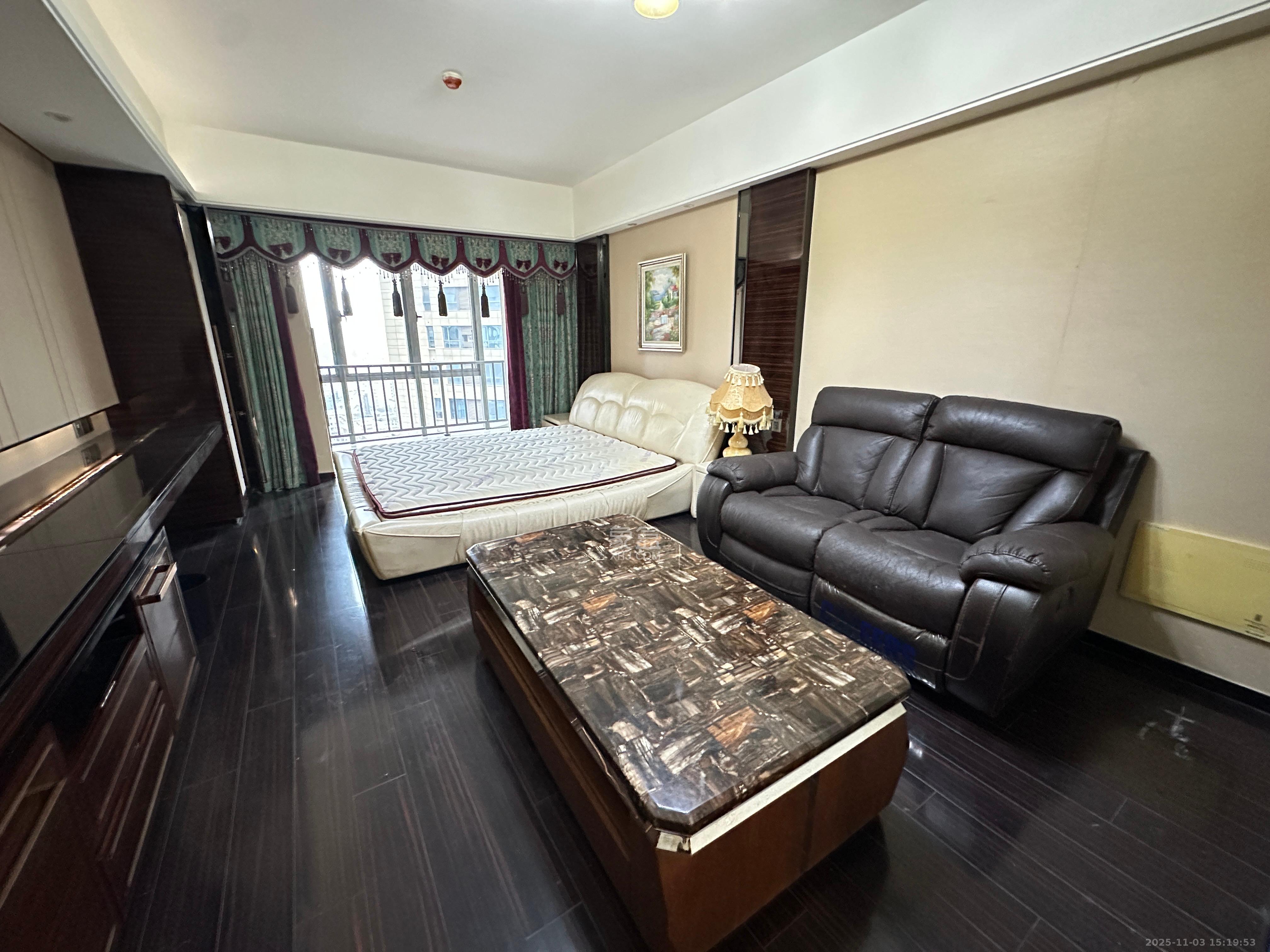 保利国际广场 1室1厅1卫 2000.0元/月 保利国际广场 1室1厅1卫 2000.0元/月室内图