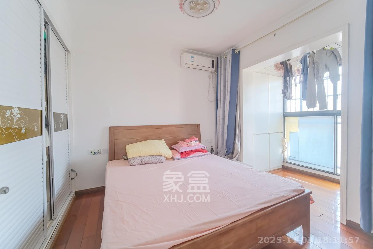 三一街区 2室2厅1卫 1500.0元/月 三一街区 2室2厅1卫 1500.0元/月室内图