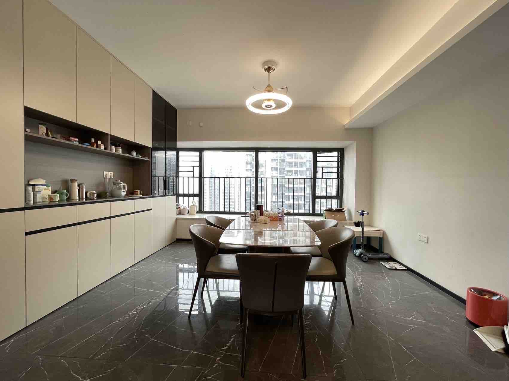 中海汇德里 1室0厅0卫 330.0万 中海汇德里 1室0厅0卫 330.0万客厅