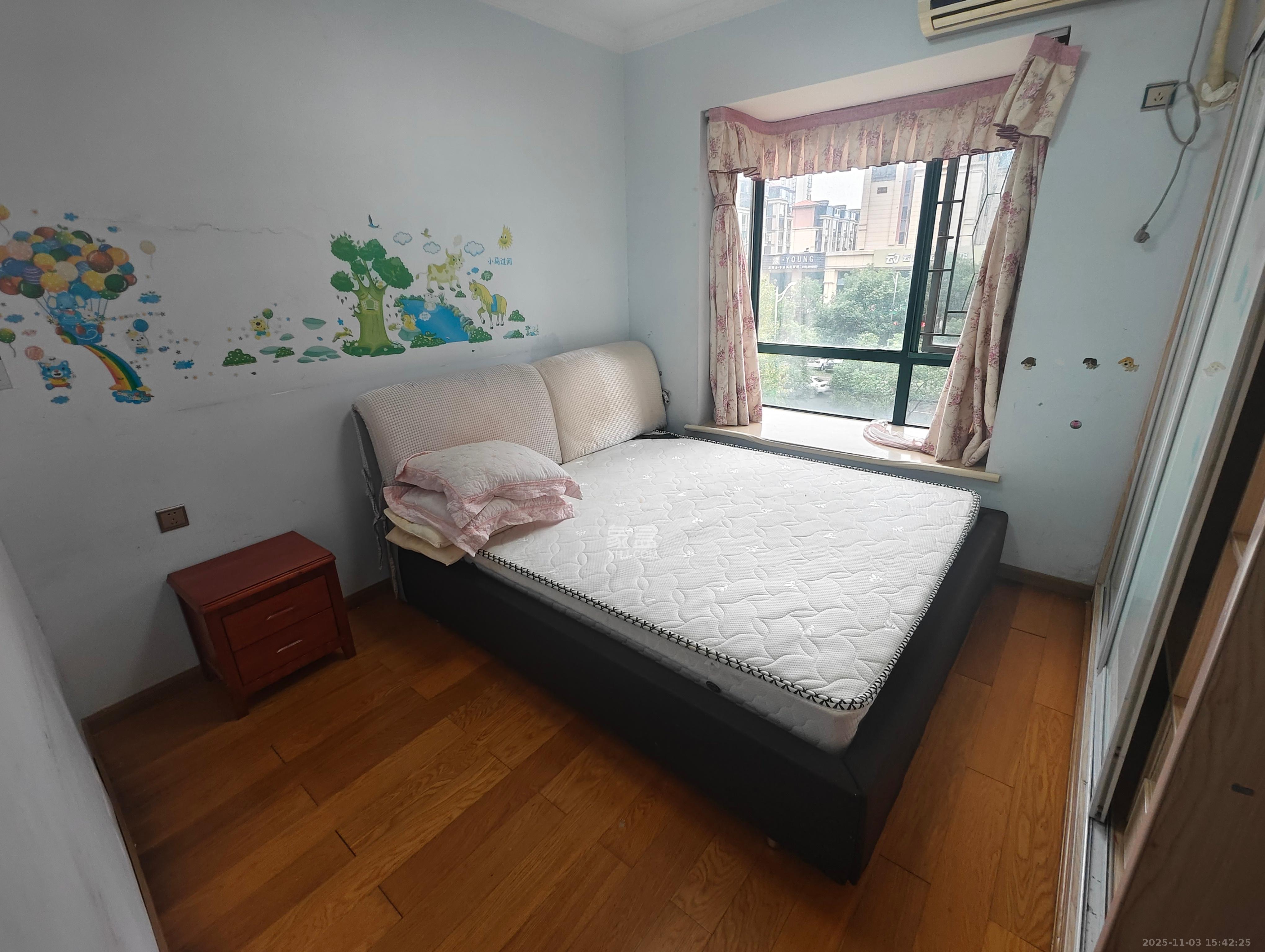 洋湖时代 3室2厅1卫 2100.0元/月 洋湖时代 3室2厅1卫 2100.0元/月室内图