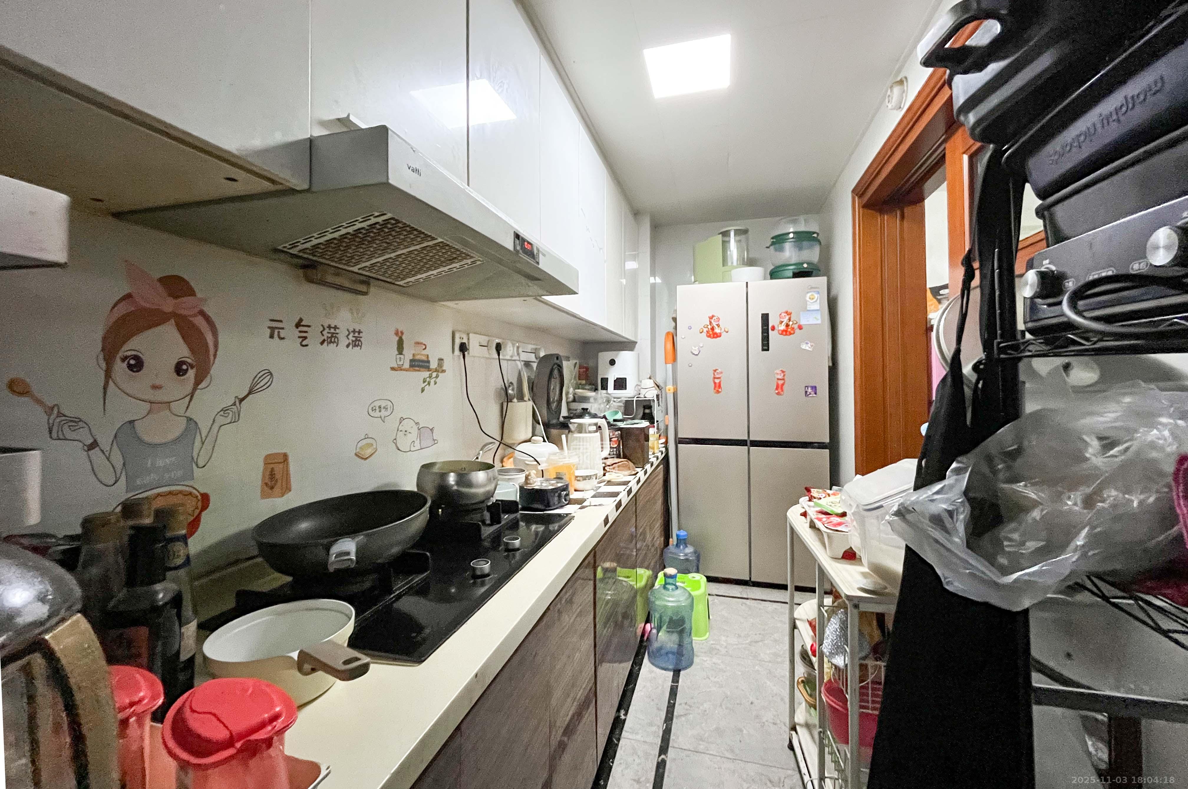 中海梅溪湖壹号  3室2厅1卫    125.0万厨房