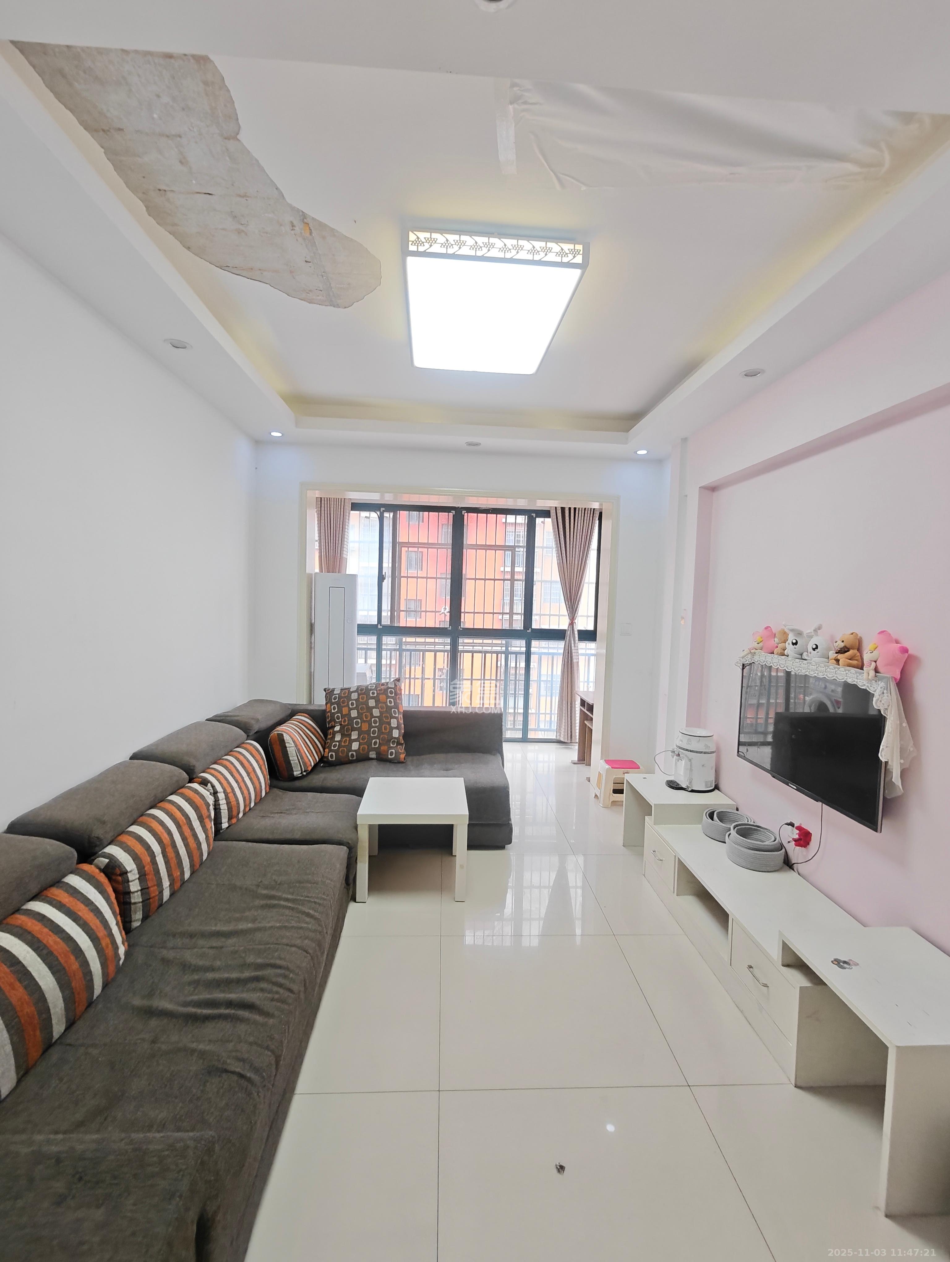 百合湖滨花园  2室1厅1卫    1300.0元/月