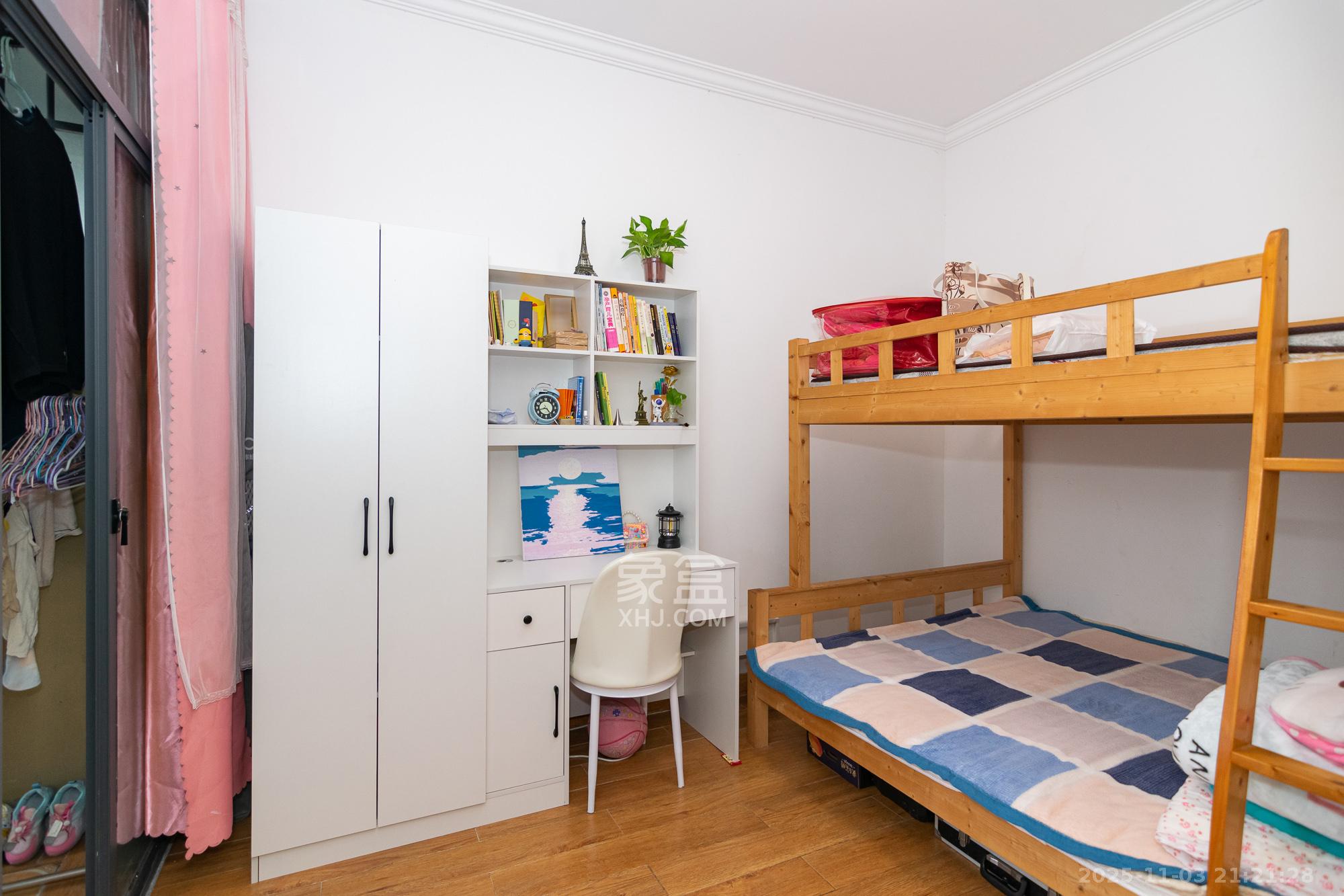 澳海澜庭  2室2厅1卫    46.9万卧室