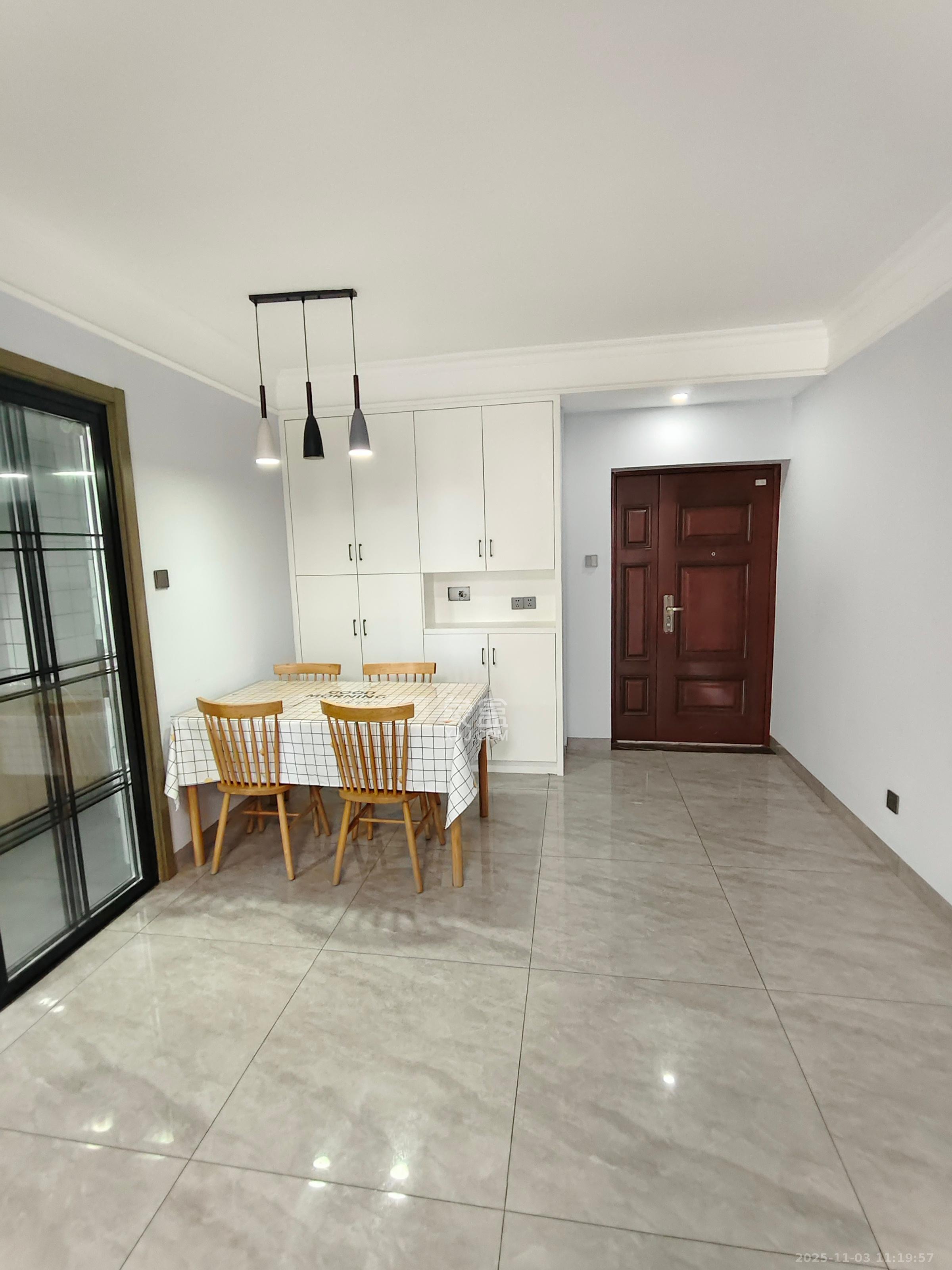 五矿万境蓝山  2室2厅1卫    2300.0元/月室内图