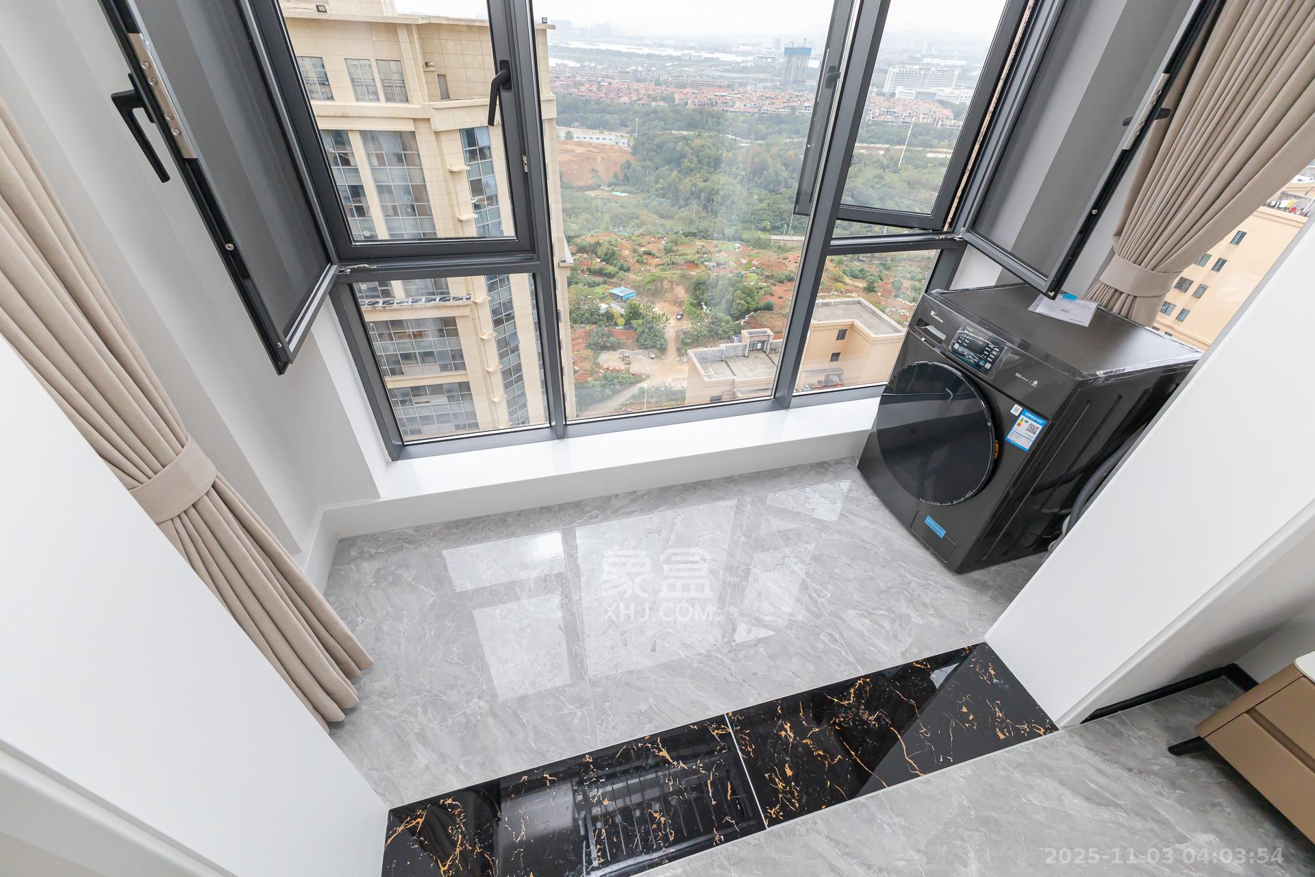 金富星悦汇  4室2厅2卫    85.8万阳台