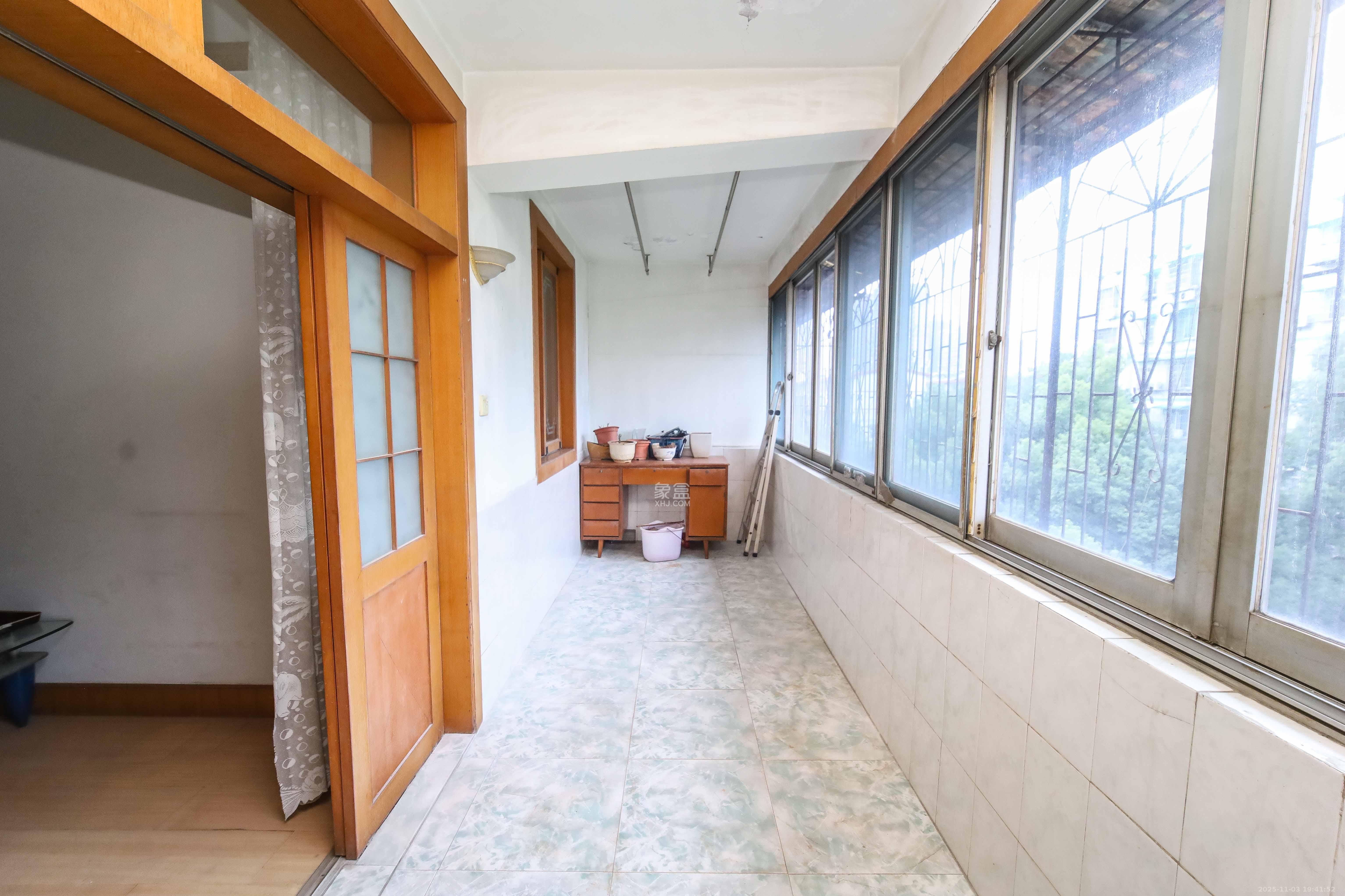 环达公寓  3室2厅1卫    56.0万阳台