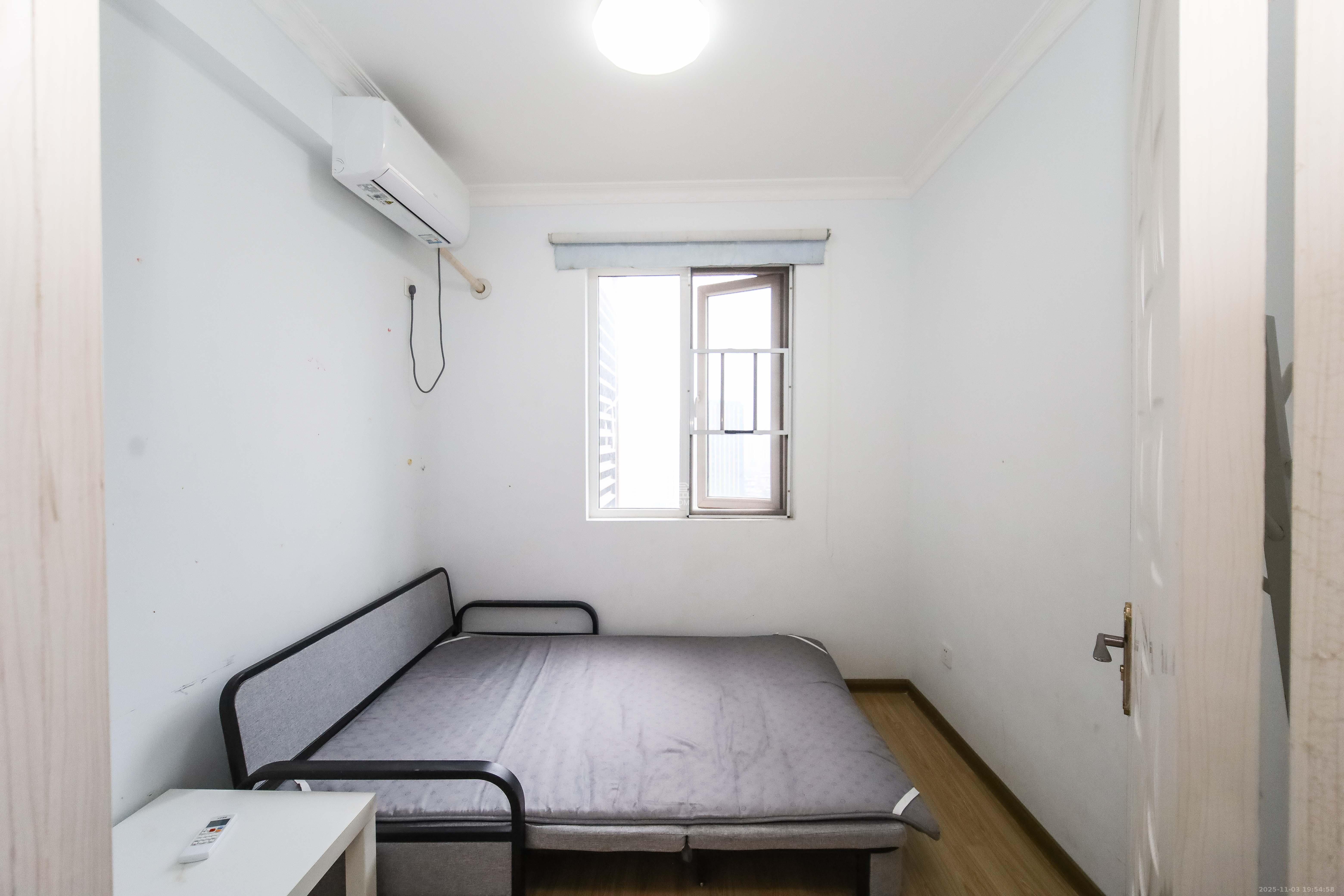 金地格林公馆  3室2厅1卫    88.0万卧室