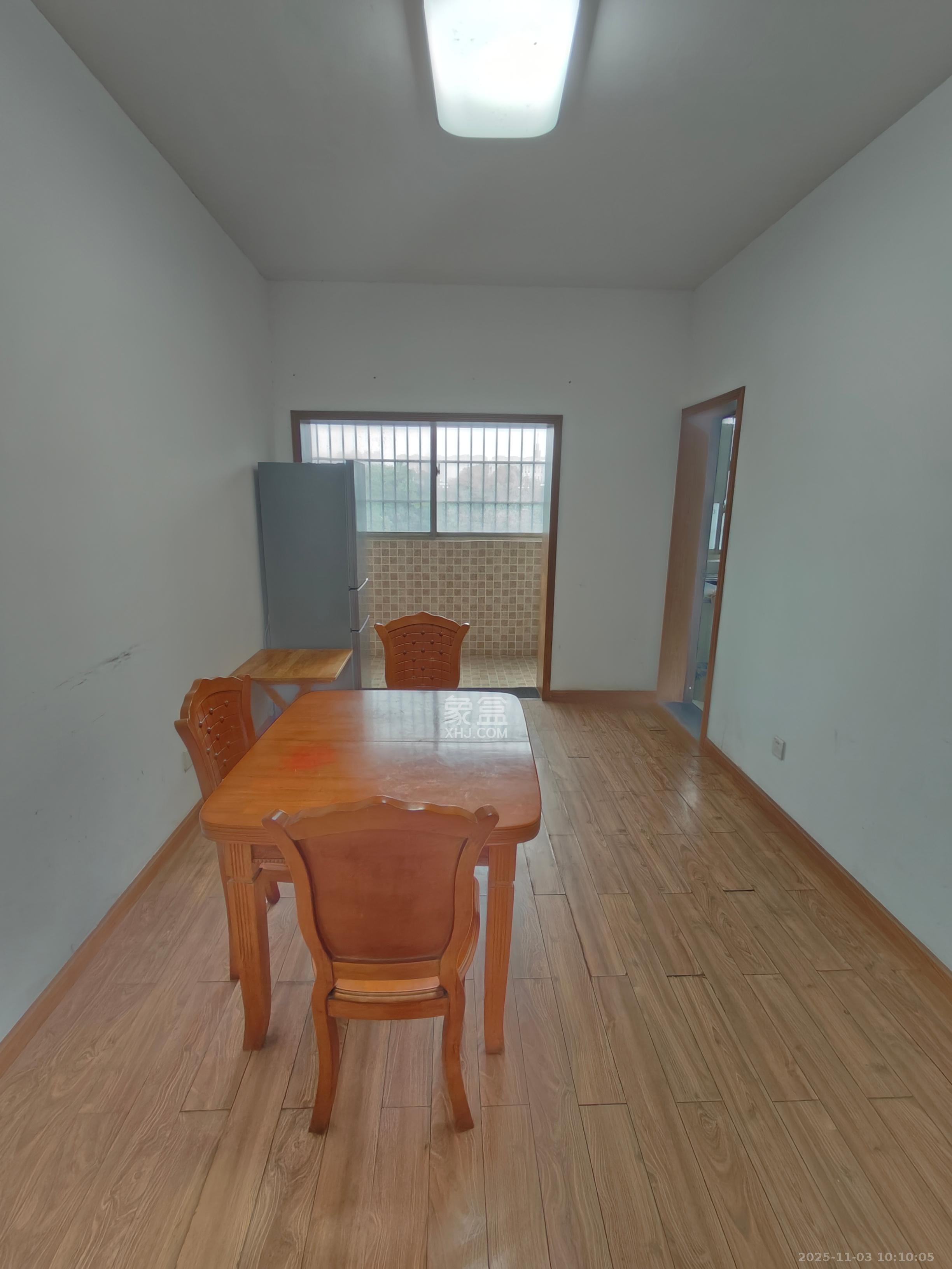 西岸润泽府  3室2厅2卫    2900.0元/月室内图