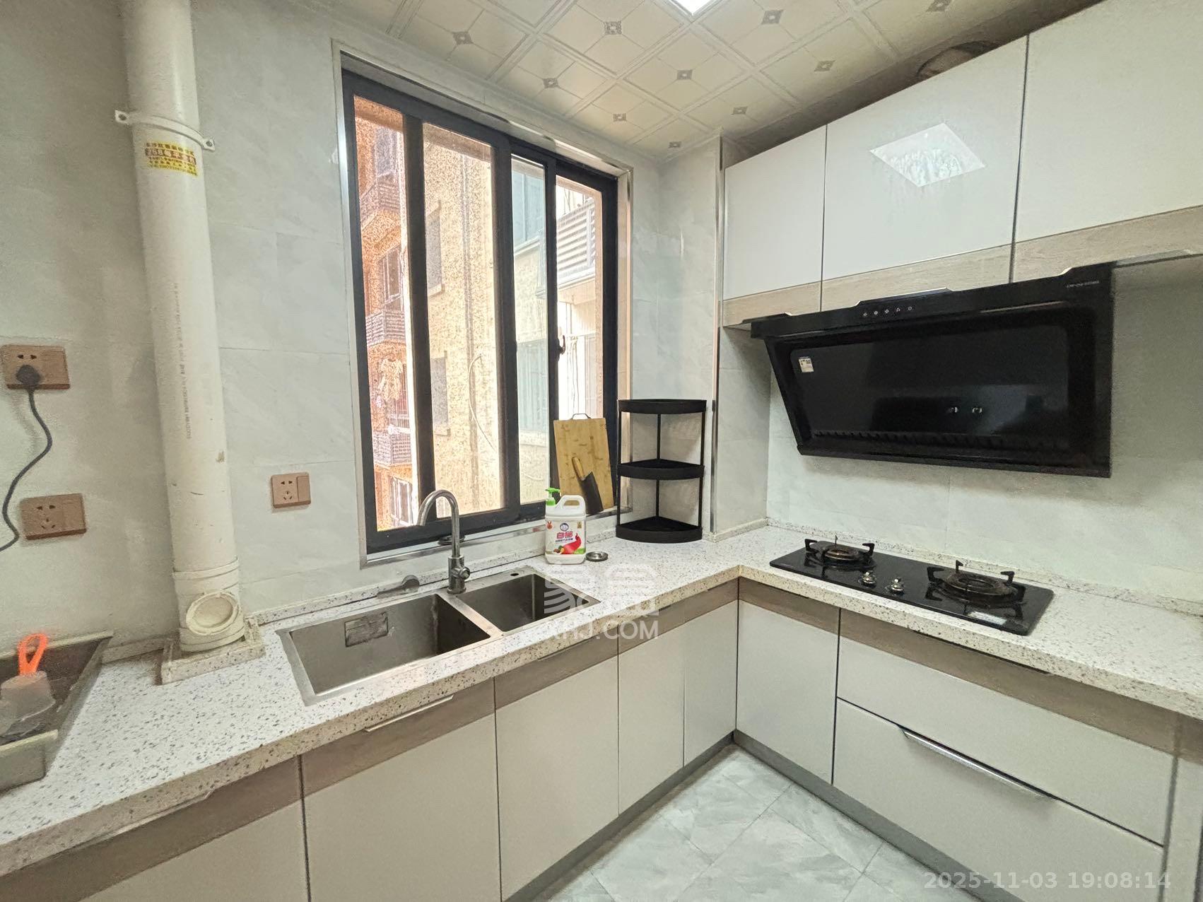 中南红领邦（红星嘉和苑）  3室2厅1卫    2500.0元/月室内图