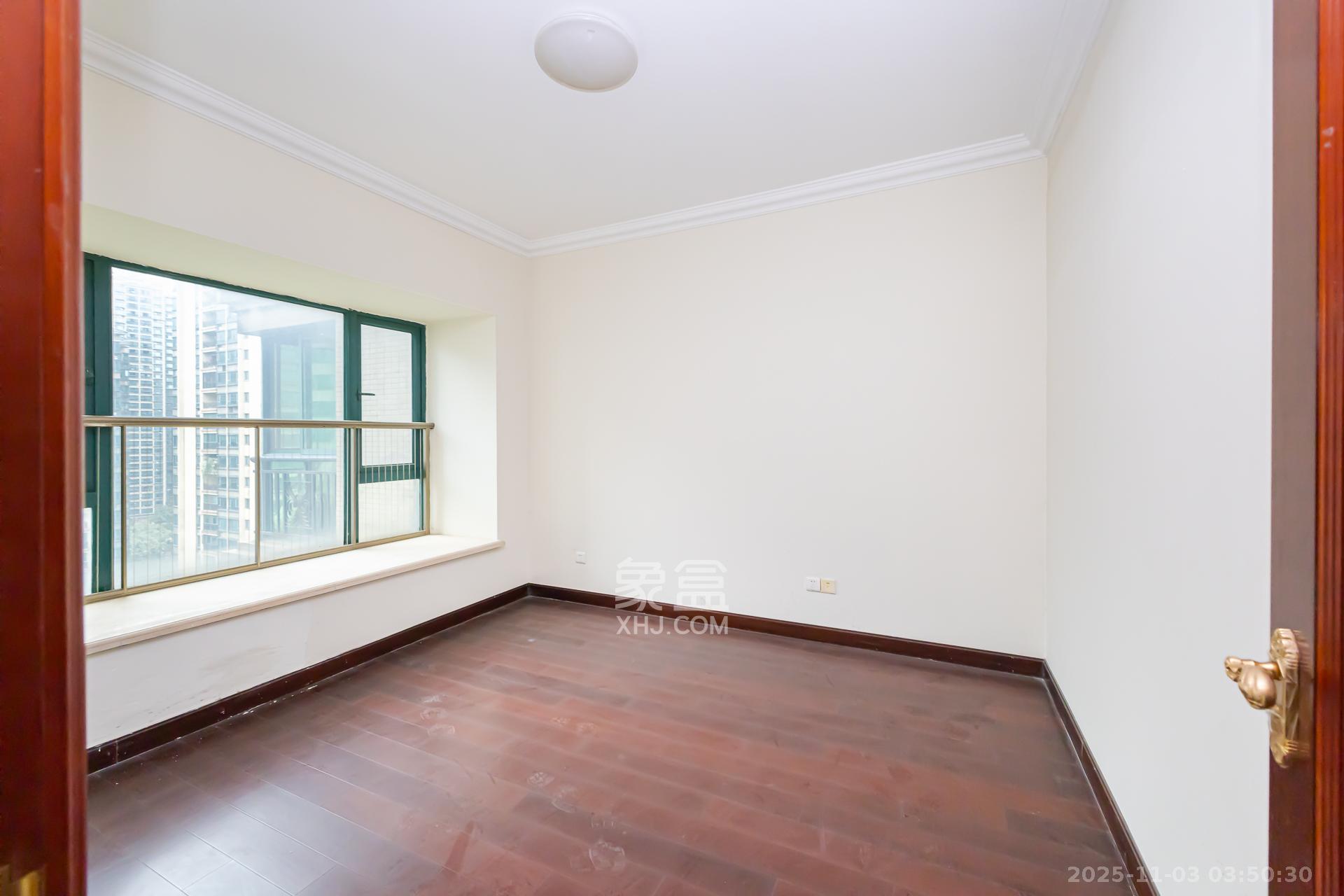 恒大名都  4室2厅2卫    83.0万卧室