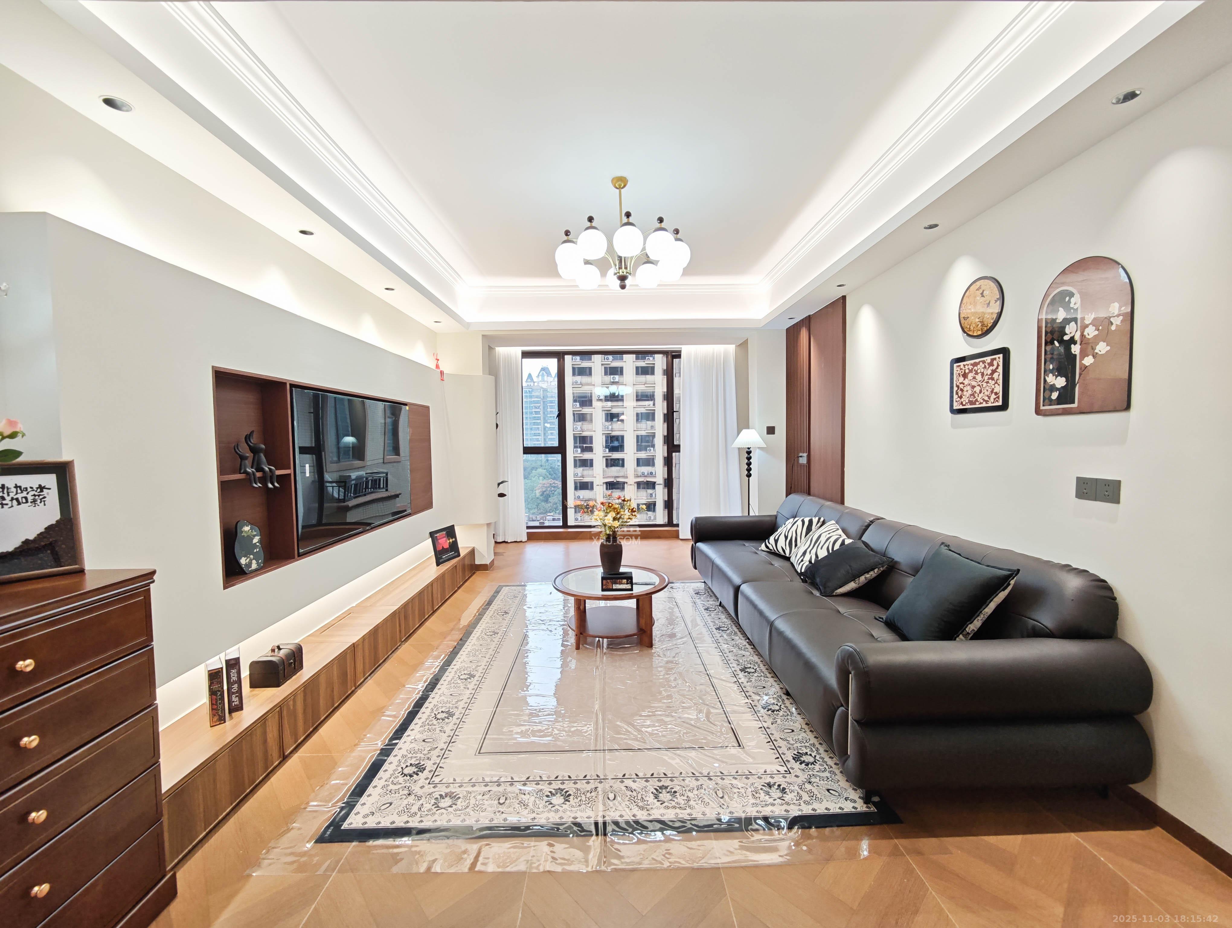 宏聚地中海  3室2厅2卫    109.8万客厅