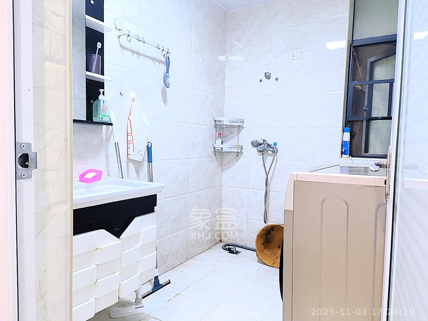 五矿格澜郡  3室2厅2卫    1900.0元/月室内图