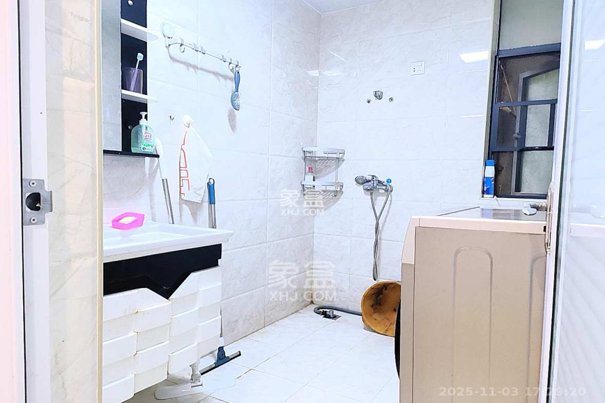 五矿格澜郡 3室2厅2卫 1900.0元/月 五矿格澜郡 3室2厅2卫 1900.0元/月室内图