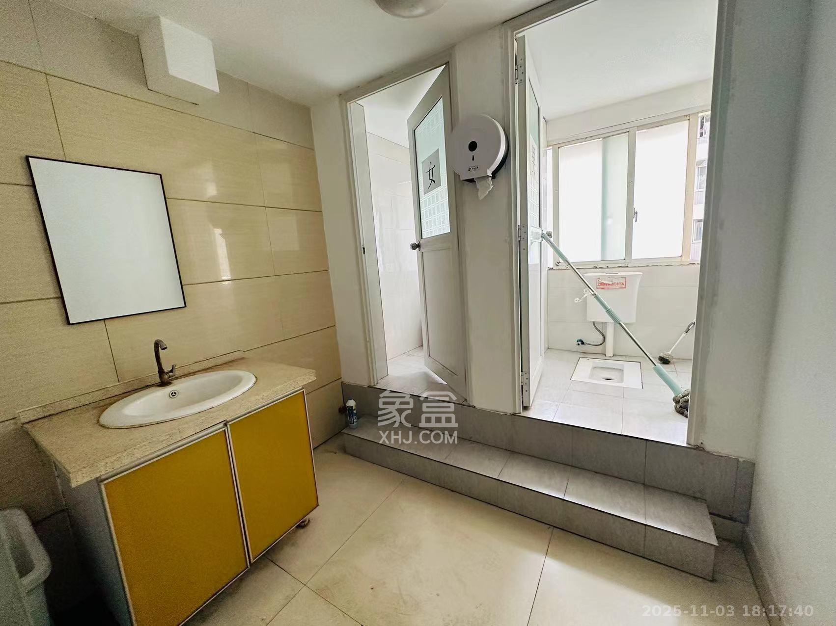 高桥现代商贸城  5室3厅2卫    7200.0元/月室内图