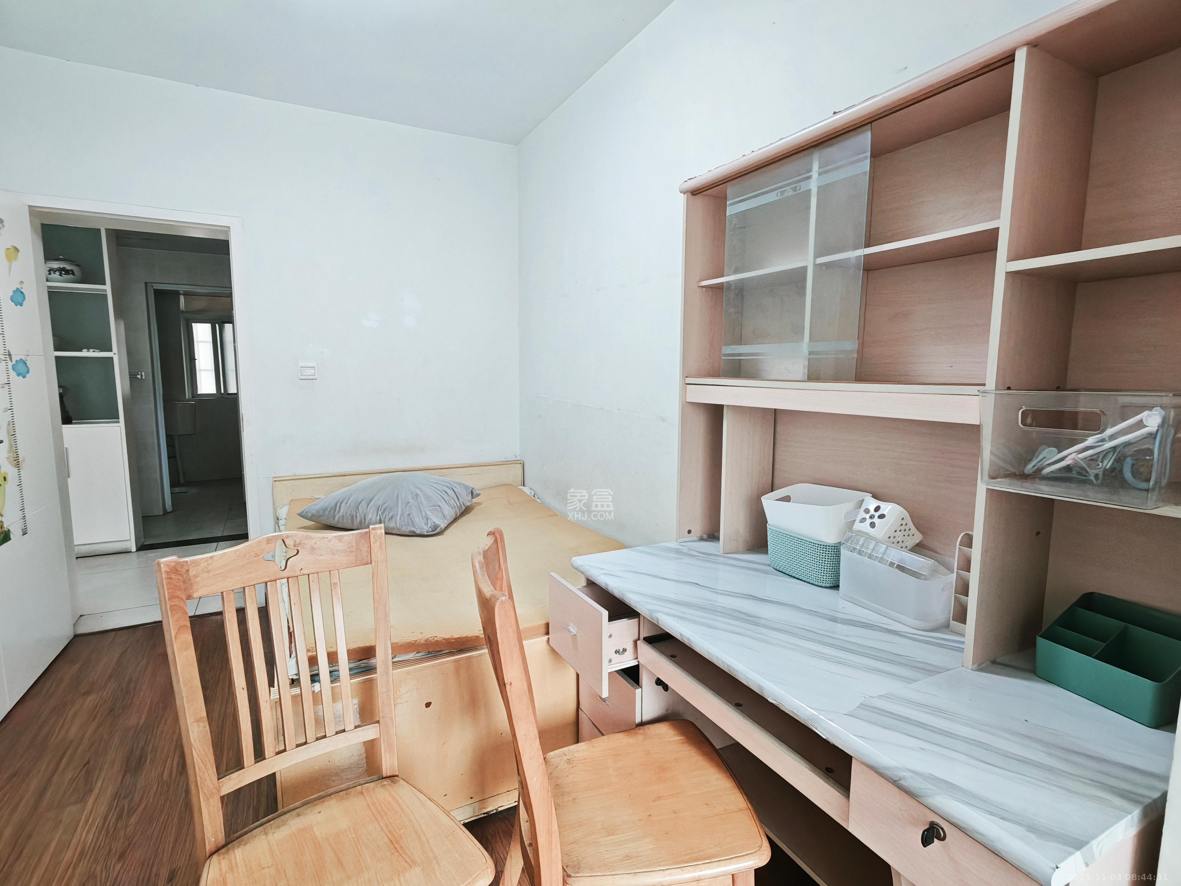 恩瑞麓山名园（龙王港小区）  2室2厅1卫    2300.0元/月室内图