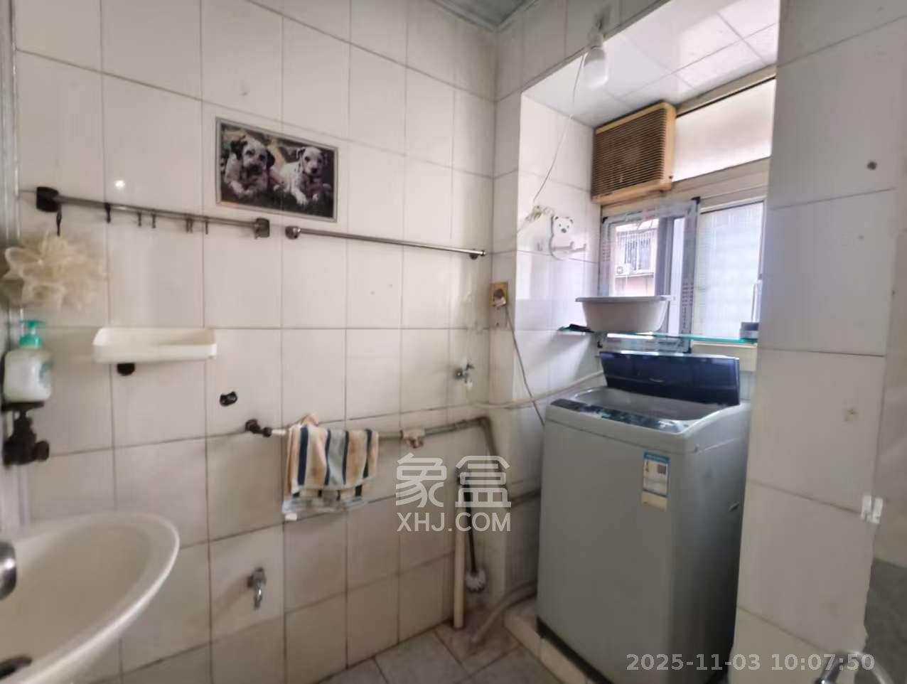 荷花园小区(安置房小区) 2室2厅1卫 1500.0元/月 荷花园小区(安置房小区) 2室2厅1卫 1500.0元/月室内图