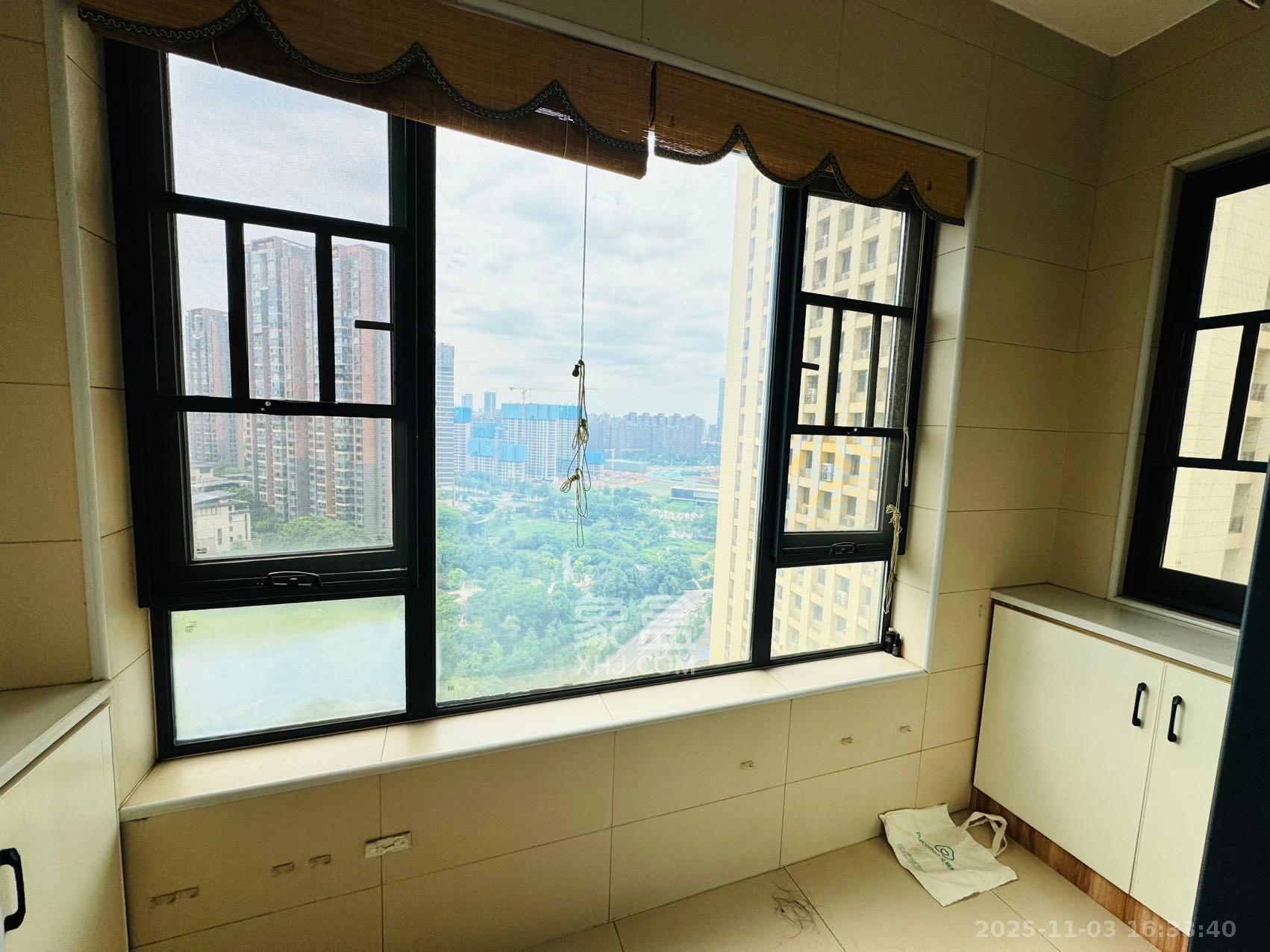 半山公馆（半山国际中心）  2室1厅1卫    2700.0元/月室内图