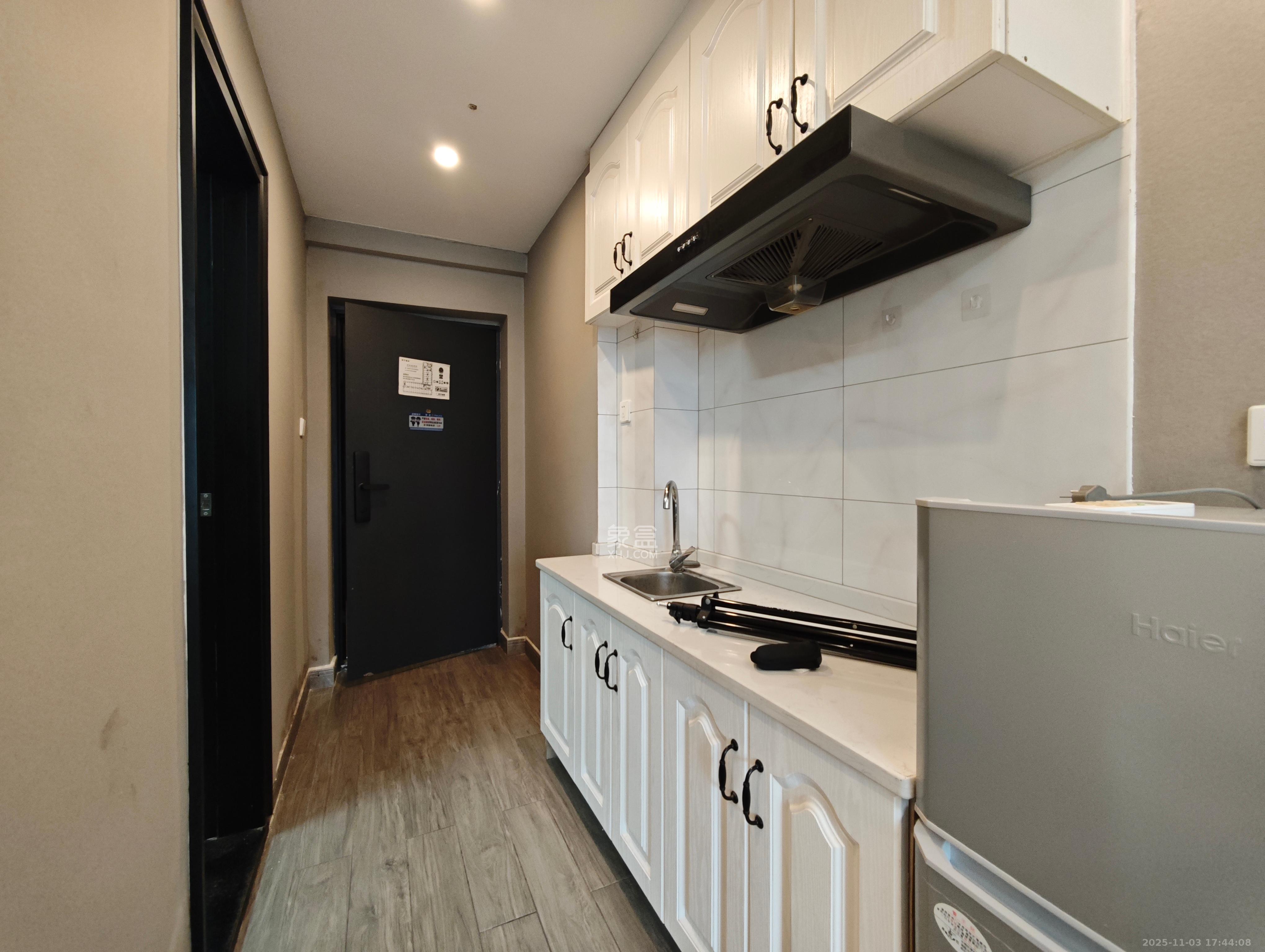 芙蓉万国城MOMA(卓越汇富苑) 1室0厅0卫 1300.0元/月 芙蓉万国城MOMA(卓越汇富苑) 1室0厅0卫 1300.0元/月室内图