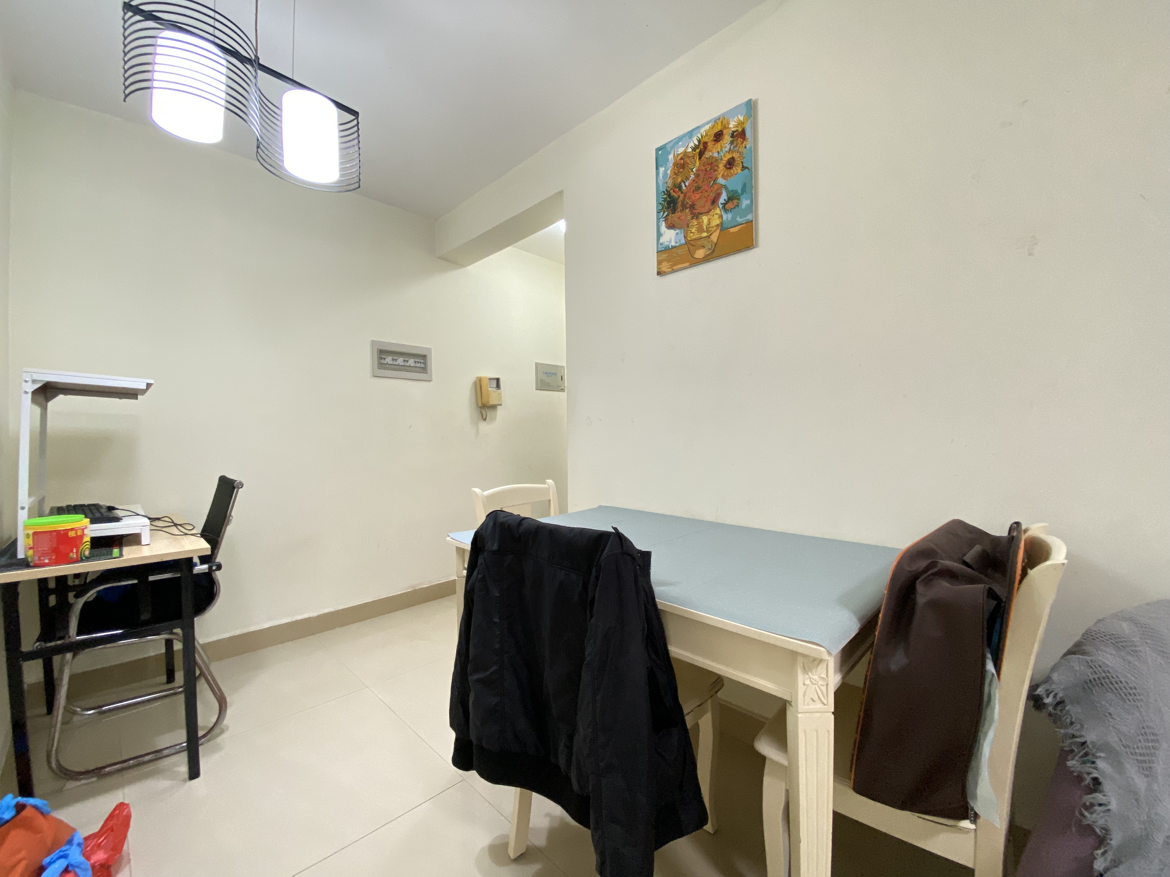 湖畔人家  1室1厅1卫    2100.0元/月室内图