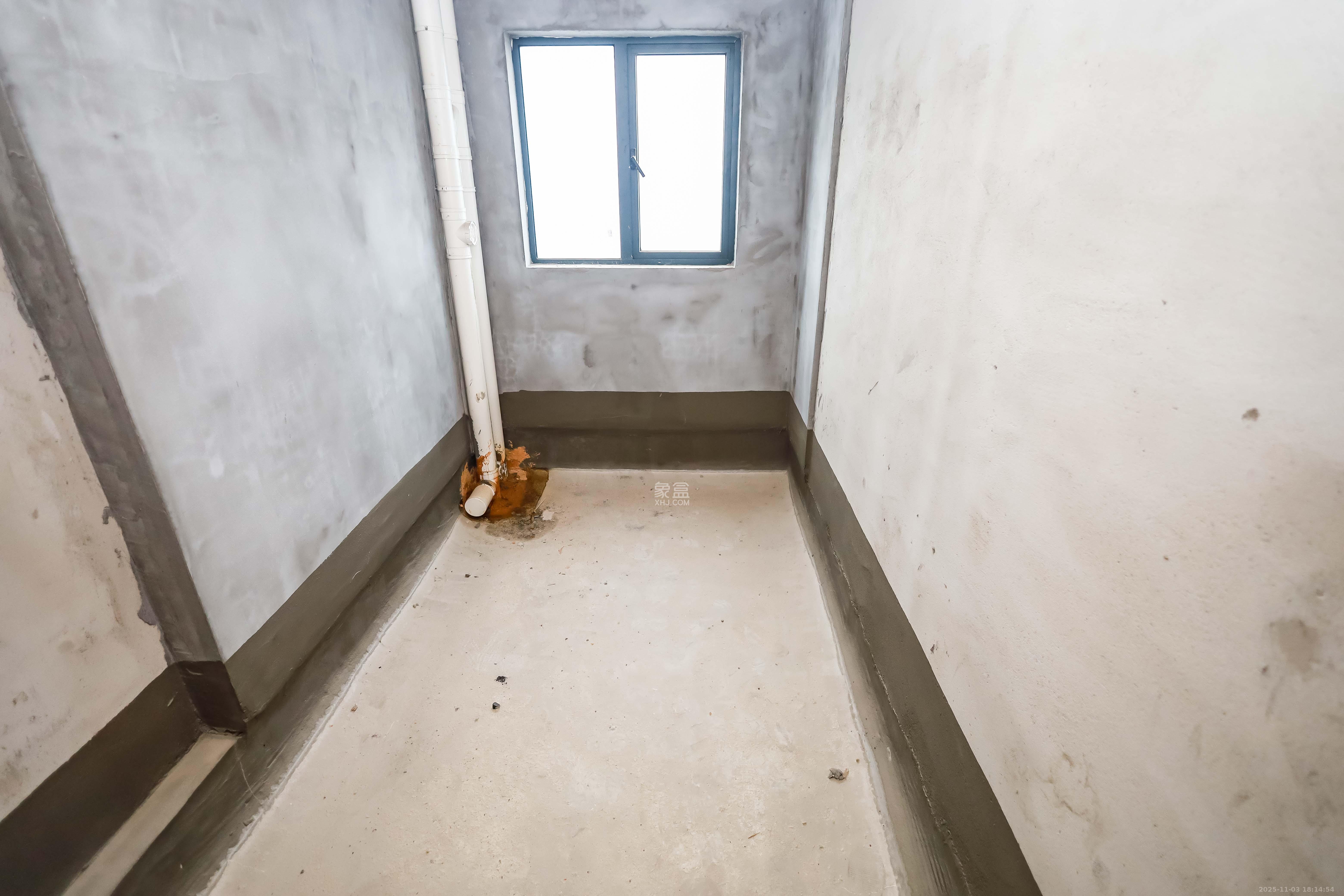 长房云时代  4室2厅2卫    148.0万卫生间