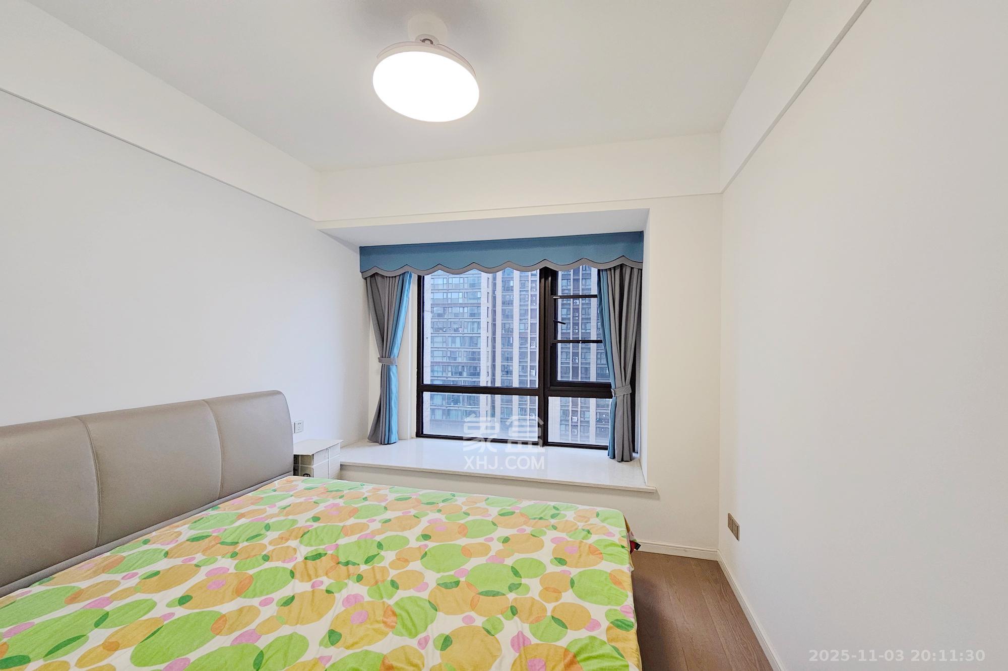 明昇壹城（明昇时代广场）二期  4室2厅3卫    350.0万卧室