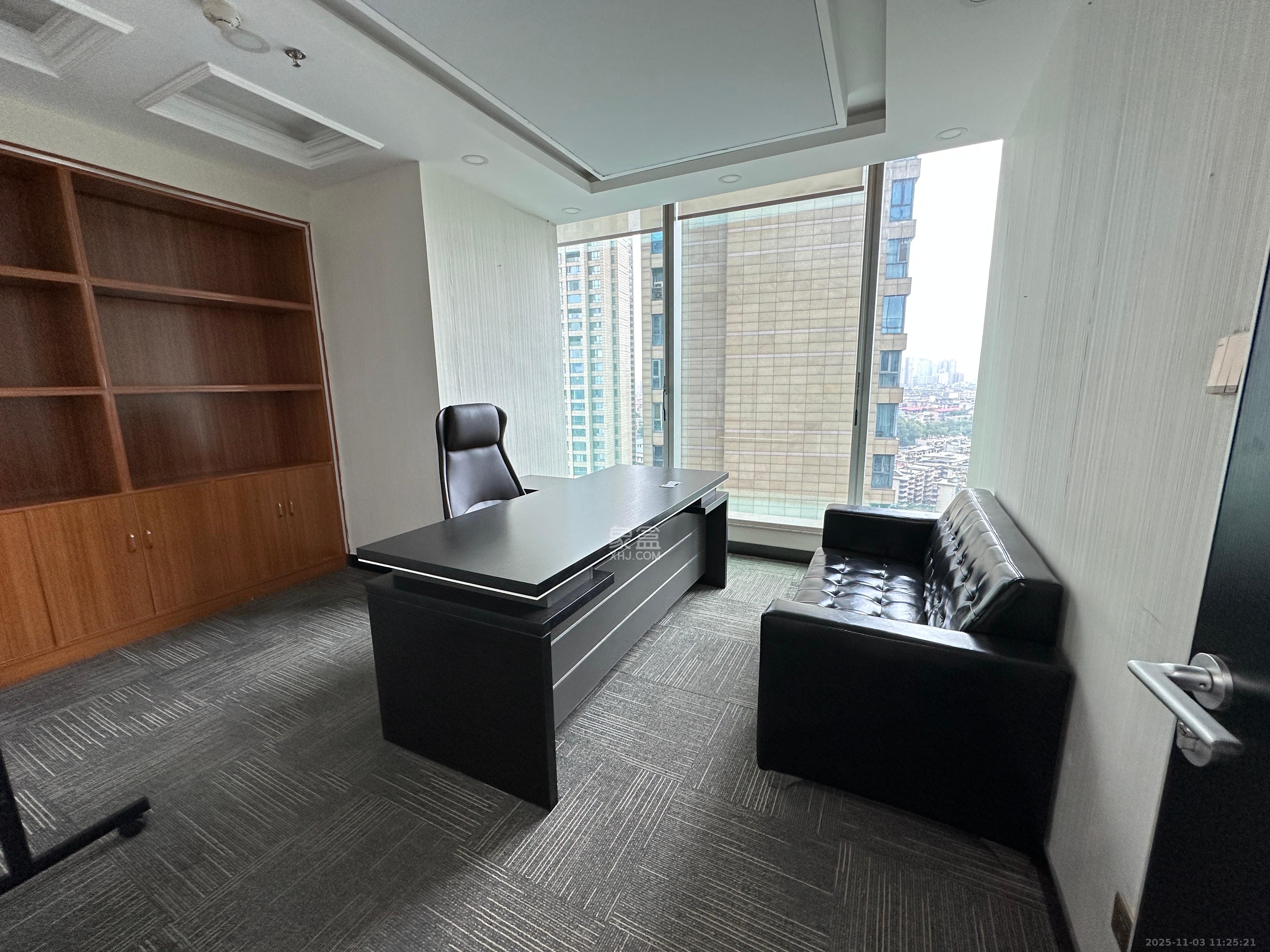 保利国际广场   81.09㎡      8000.0元/月室内图