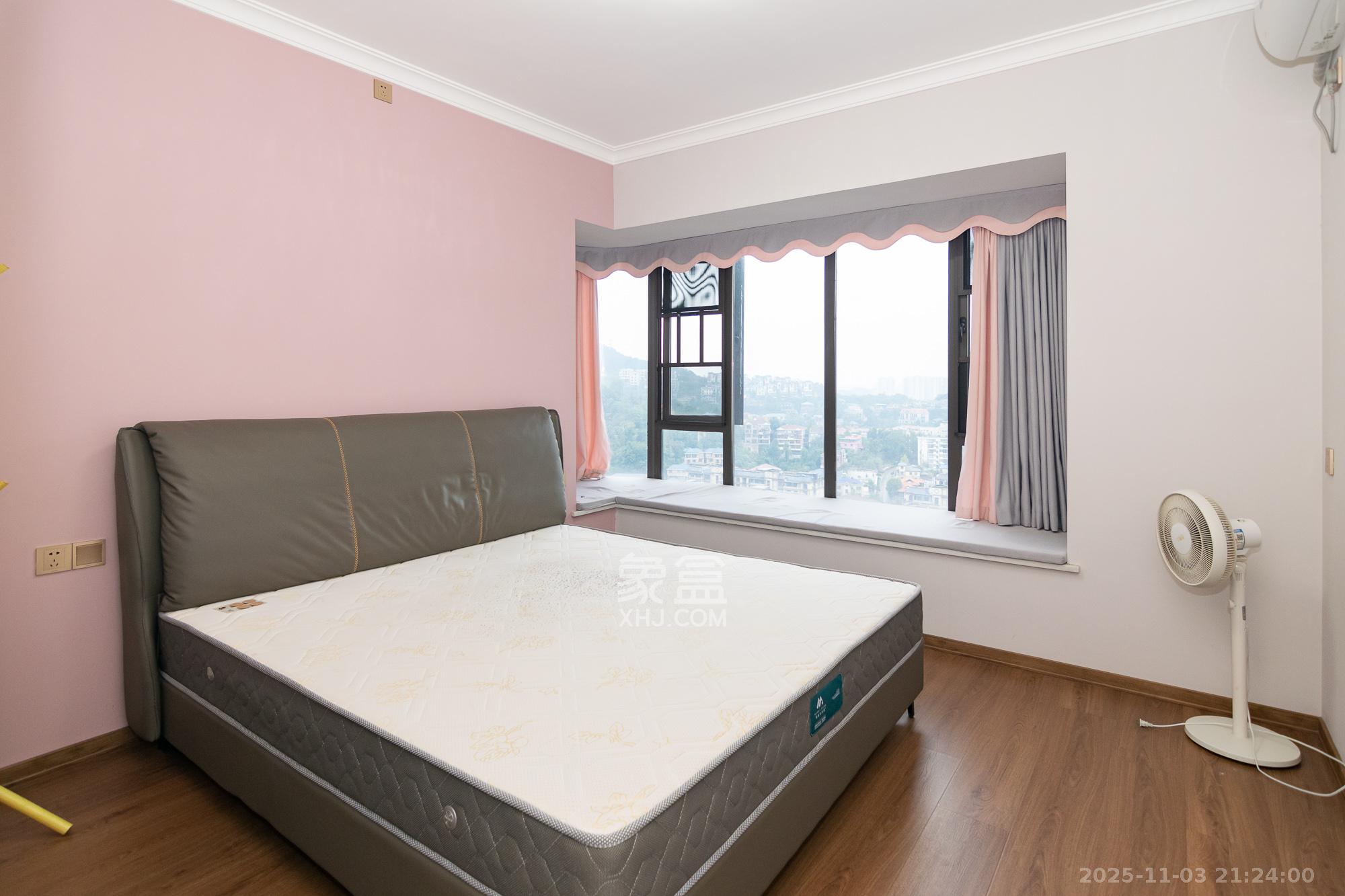 润和山水郡  4室2厅2卫    116.0万卧室