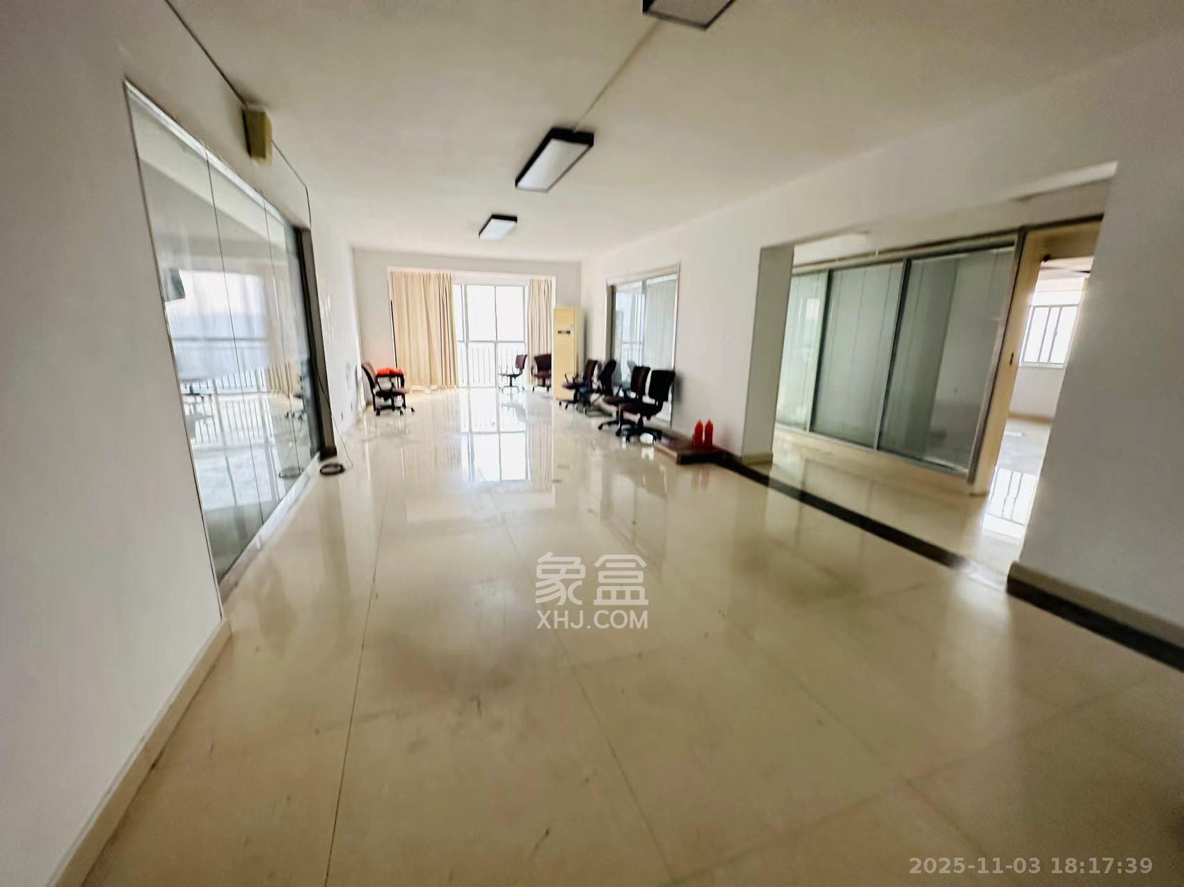 高桥现代商贸城 5室3厅2卫 7200.0元/月 高桥现代商贸城 5室3厅2卫 7200.0元/月室内图