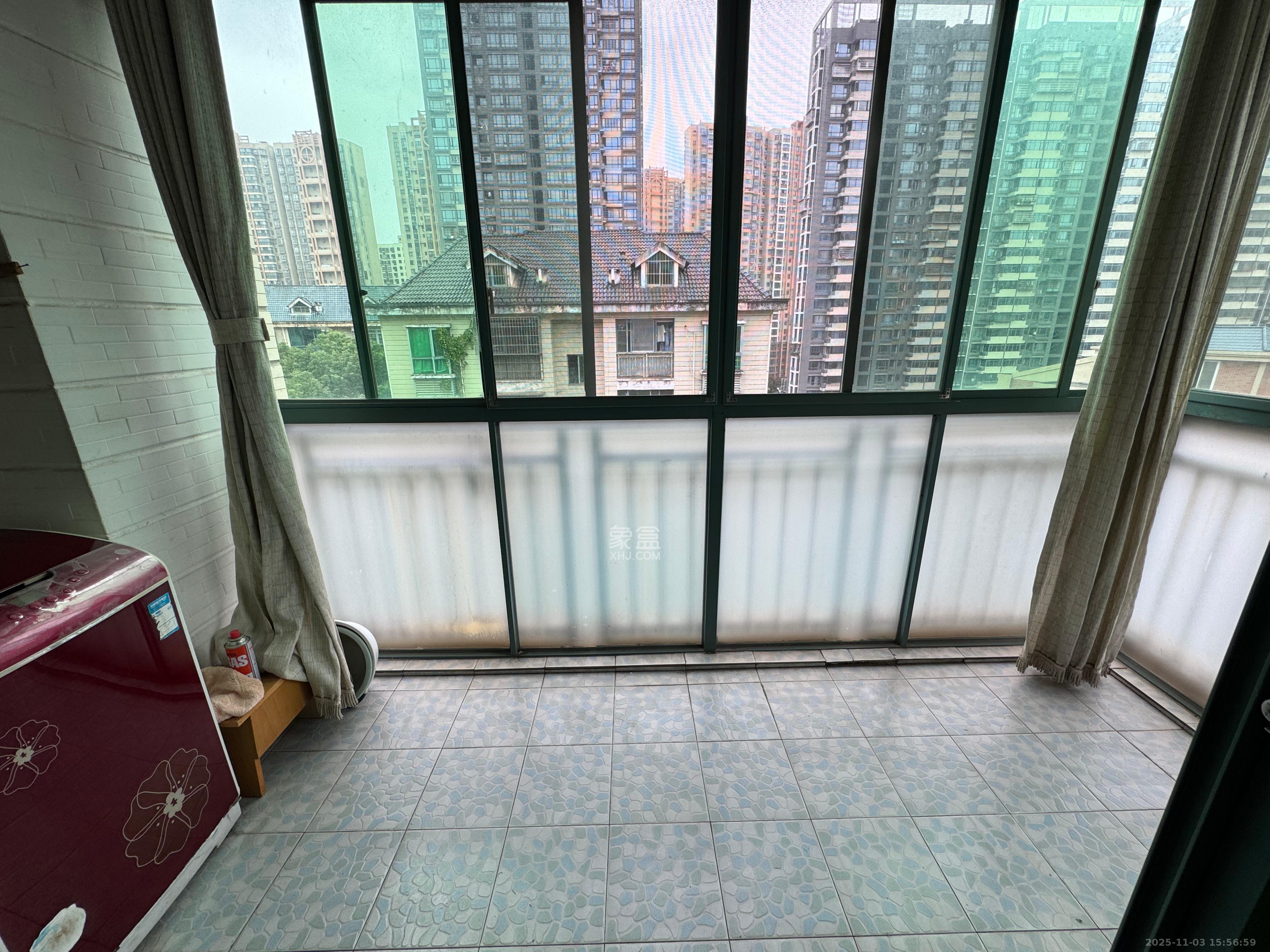 柠檬丽都  4室2厅1卫    2000.0元/月室内图