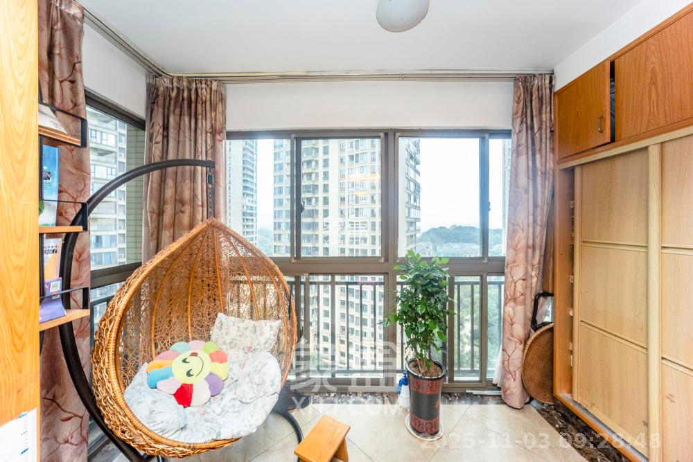 金域南外滩(望江佳园) 3室2厅2卫 3500.0元/月 金域南外滩(望江佳园) 3室2厅2卫 3500.0元/月室内图