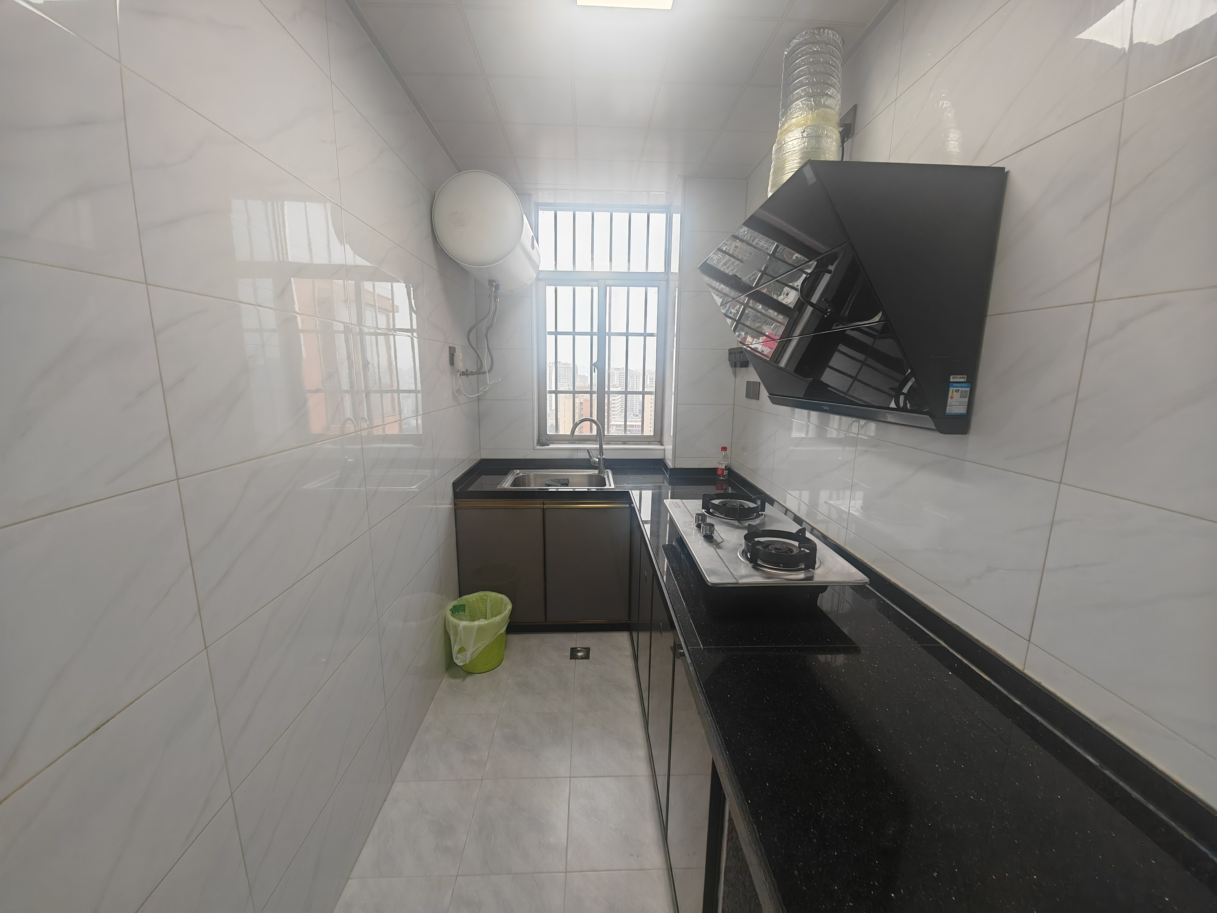 幸福家园  3室2厅1卫    2000.0元/月室内图