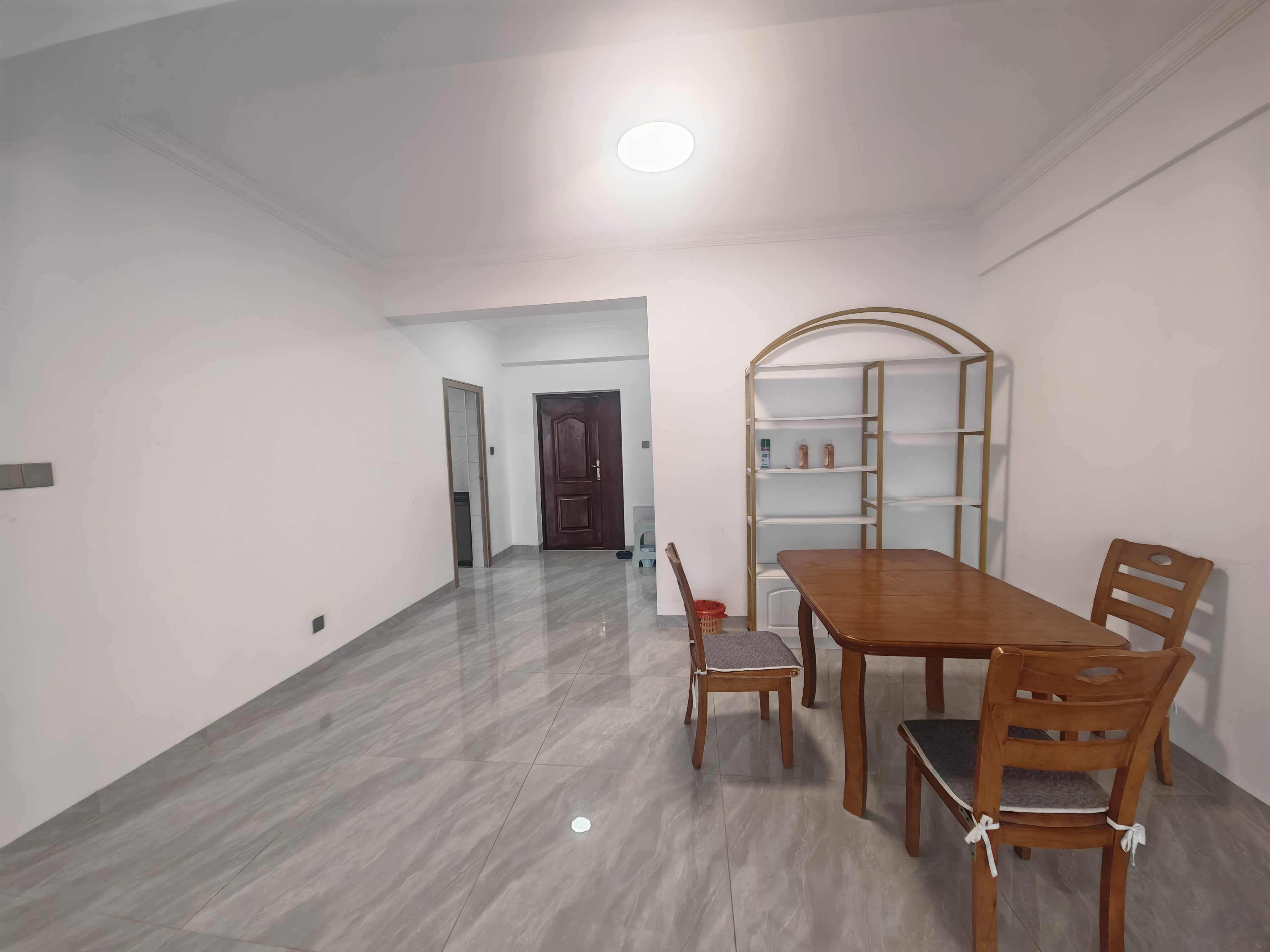 幸福家园  3室2厅1卫    2000.0元/月室内图