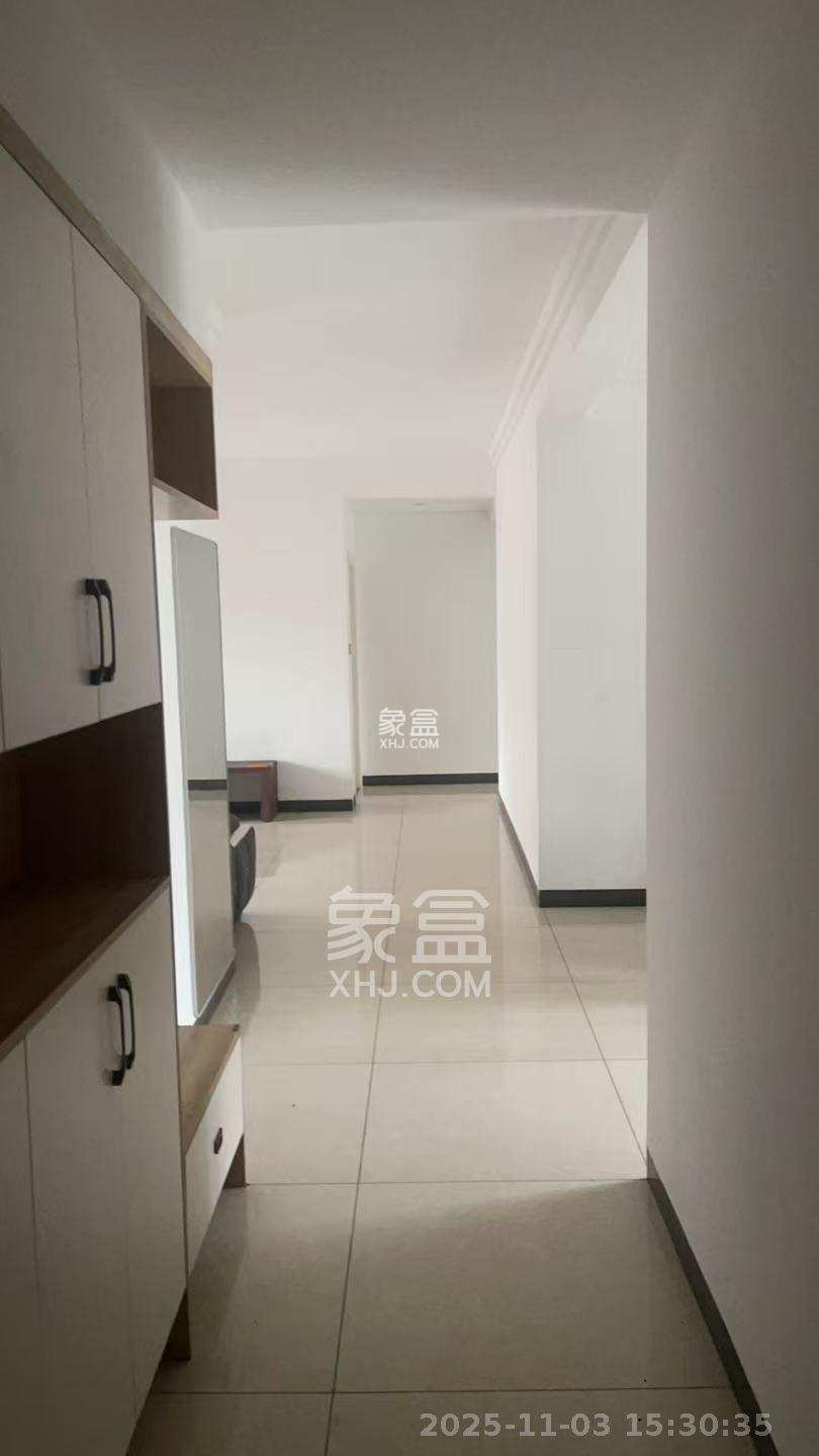 三一街区 3室2厅1卫 2200.0元/月 三一街区 3室2厅1卫 2200.0元/月室内图