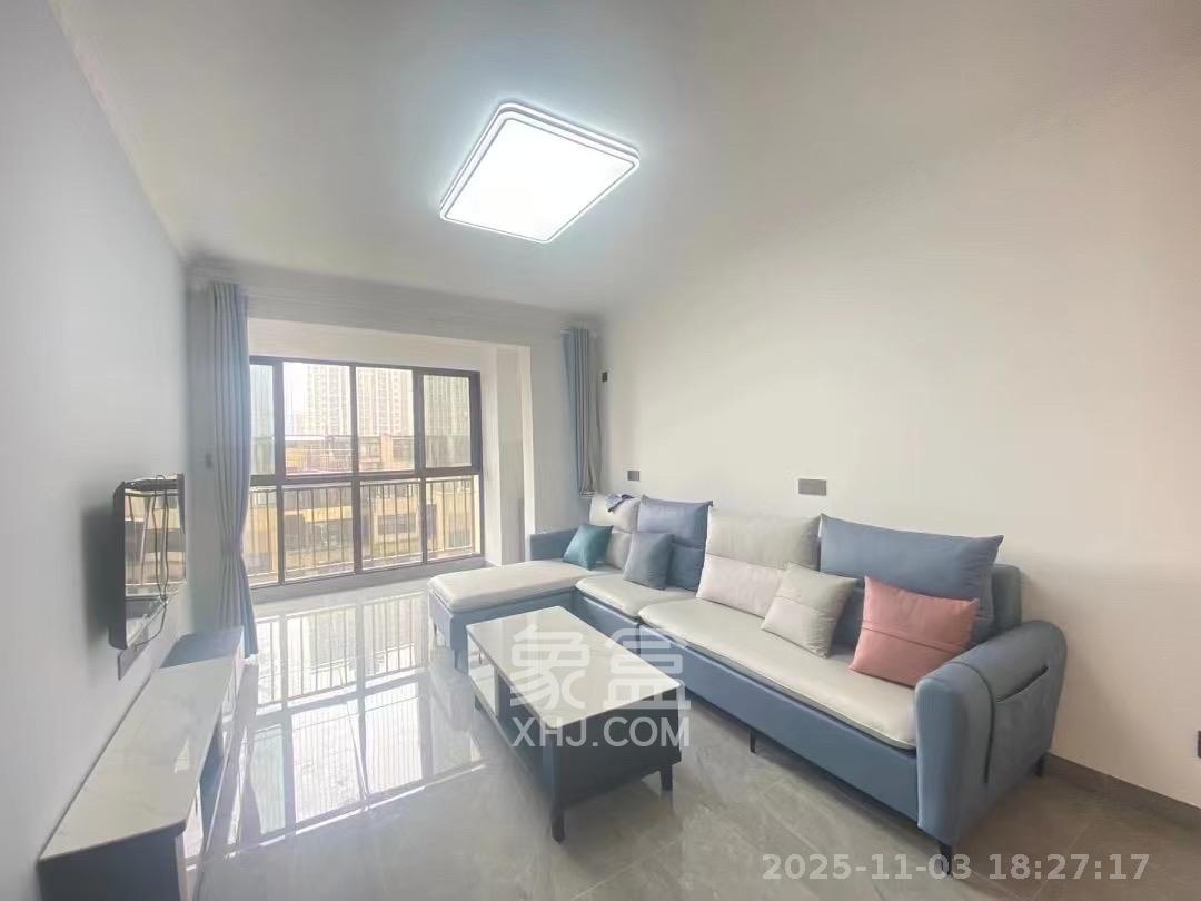 芙蓉万国城MOMA（卓越汇富苑）  3室1厅1卫    2600.0元/月