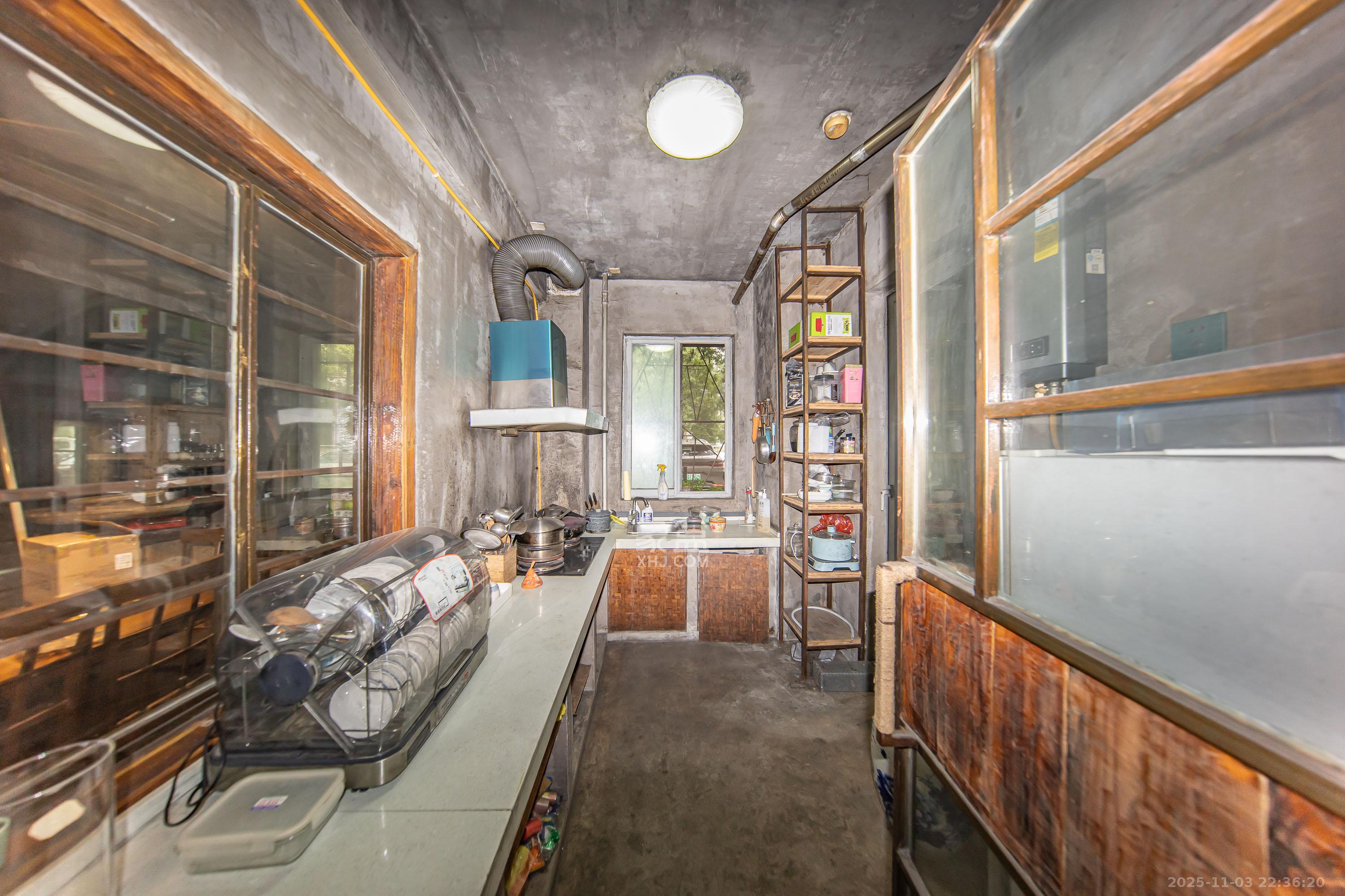 阳光100二期 4室2厅2卫 178.0万 阳光100二期 4室2厅2卫 178.0万厨房