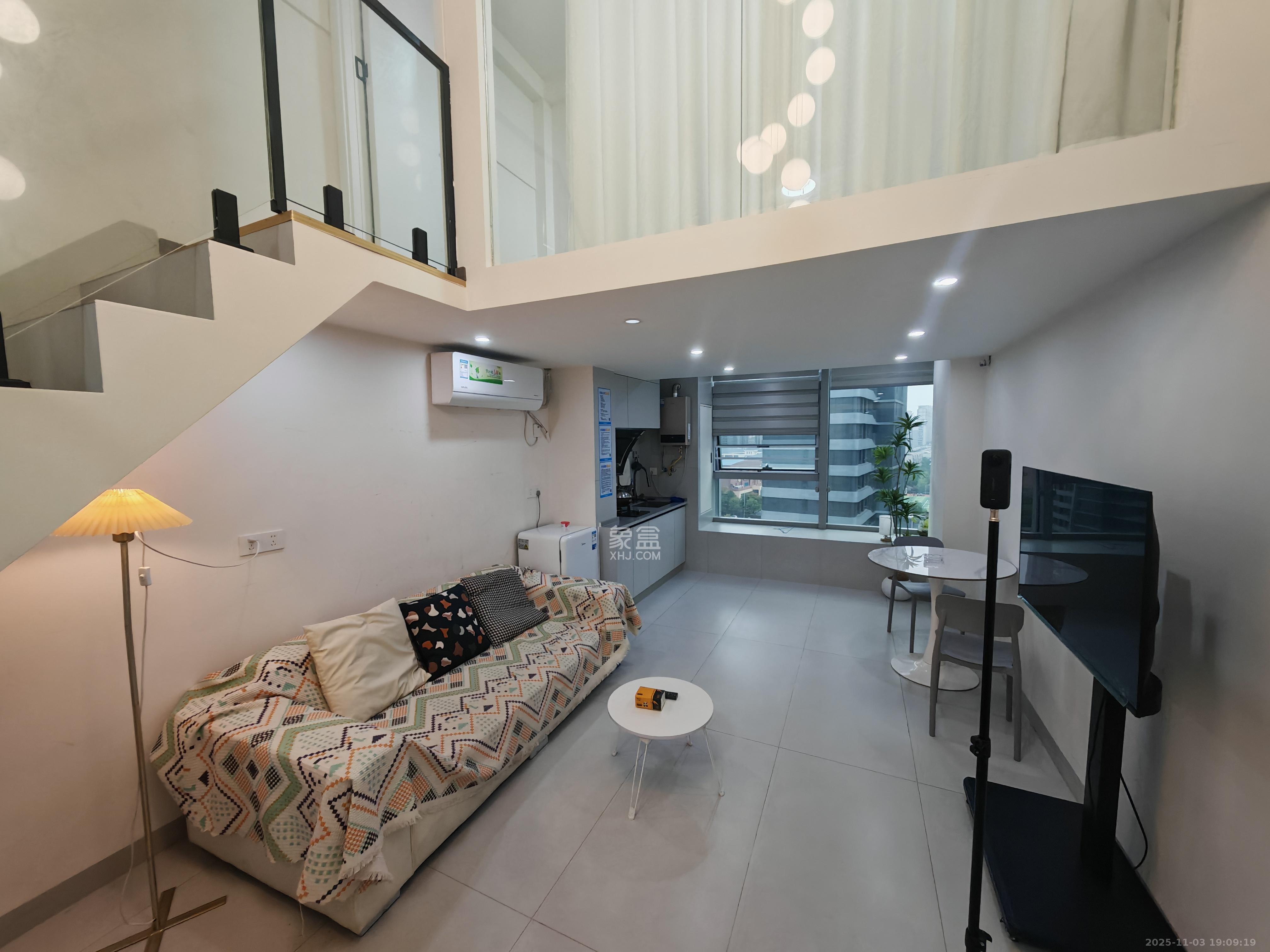 复地滨江金融中心 2室1厅1卫 2700.0元/月 复地滨江金融中心 2室1厅1卫 2700.0元/月室内图