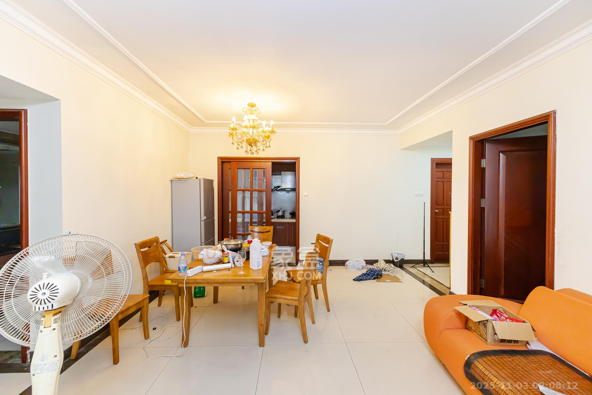 恒大名都  4室2厅2卫    75.8万 恒大名都  4室2厅2卫    75.8万客厅