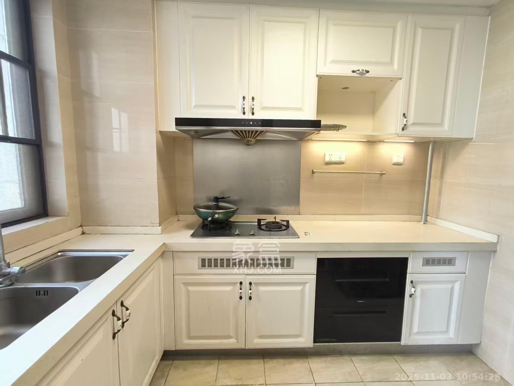 恒大书香门第  3室2厅2卫    1600.0元/月室内图