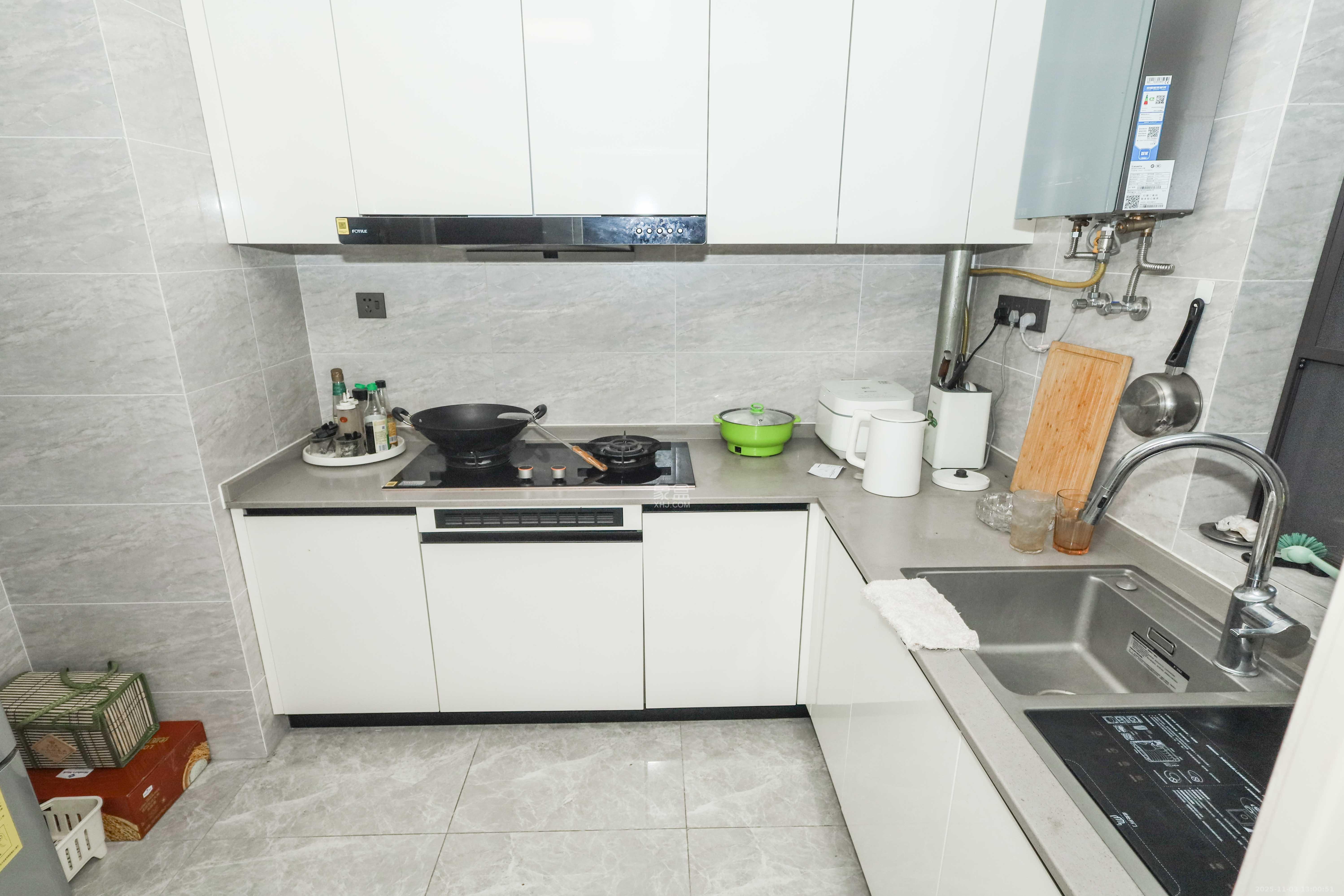 万科金色梦想C区 4室2厅2卫 168.0万 万科金色梦想C区 4室2厅2卫 168.0万厨房