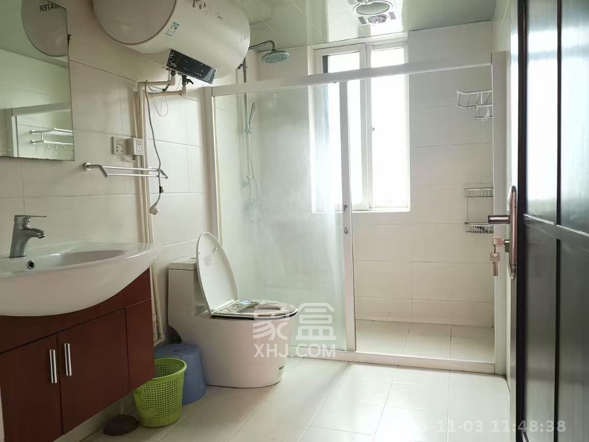 新华联家园  4室2厅2卫    3500.0元/月 新华联家园  4室2厅2卫    3500.0元/月室内图