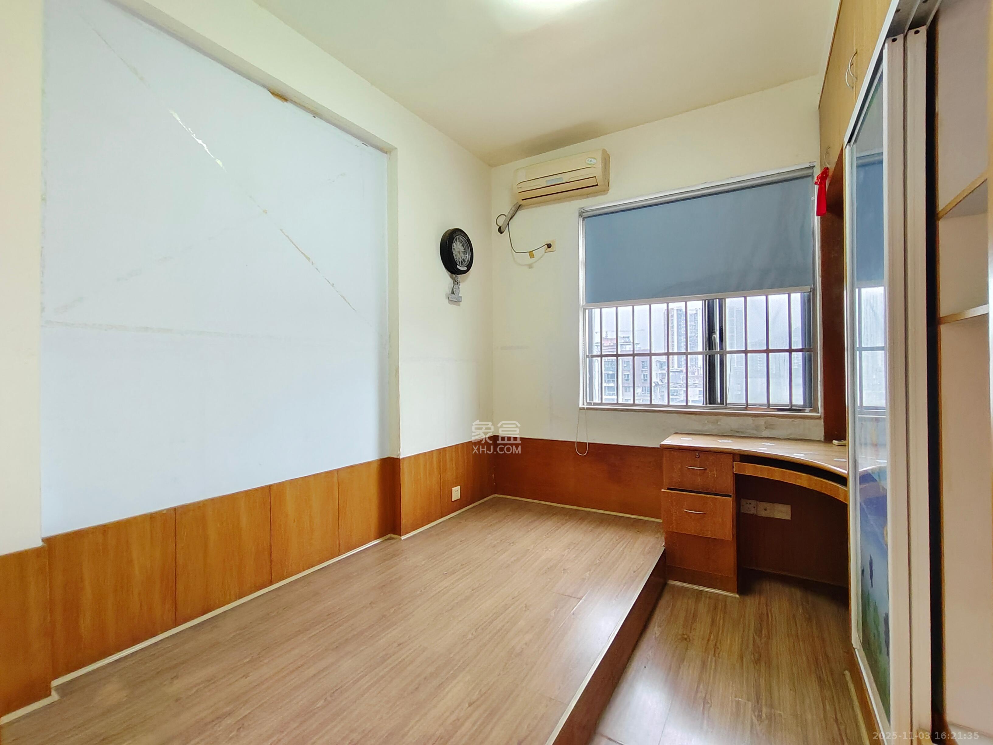 银港水晶城  3室2厅2卫    2500.0元/月室内图