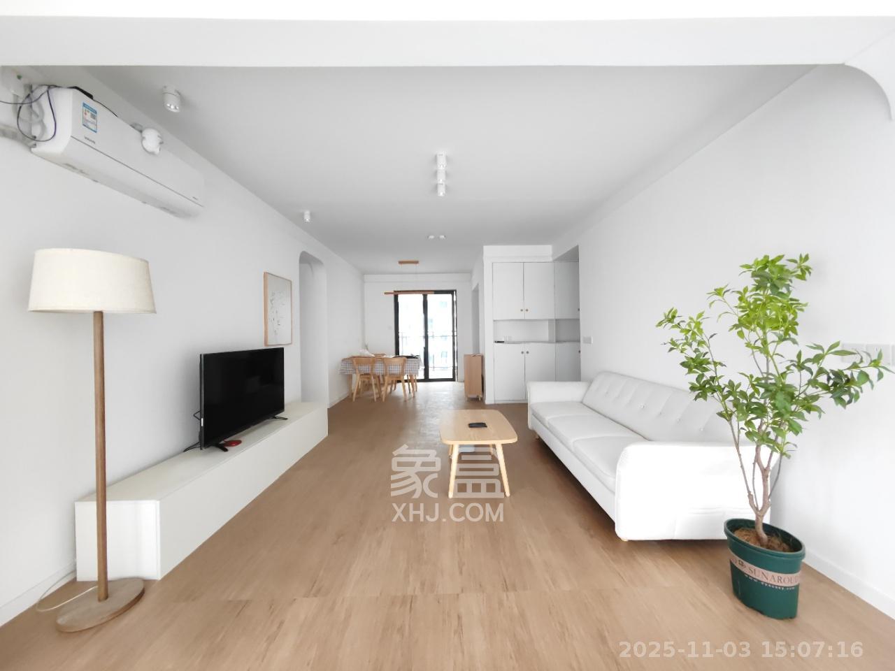 长沙北中心保利时代A区  4室2厅2卫    3300.0元/月